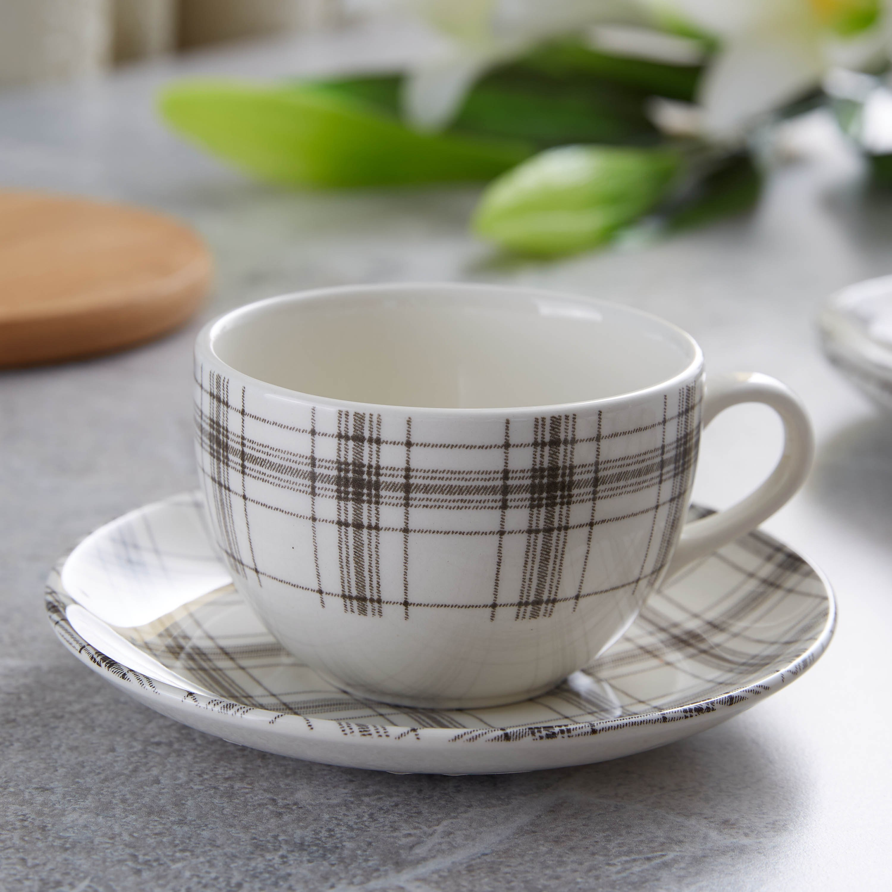 طقم فناجين شاي بطبعات كاروهات سوداء مع صحون-hbxhomeware-hbxkitchen-image-3