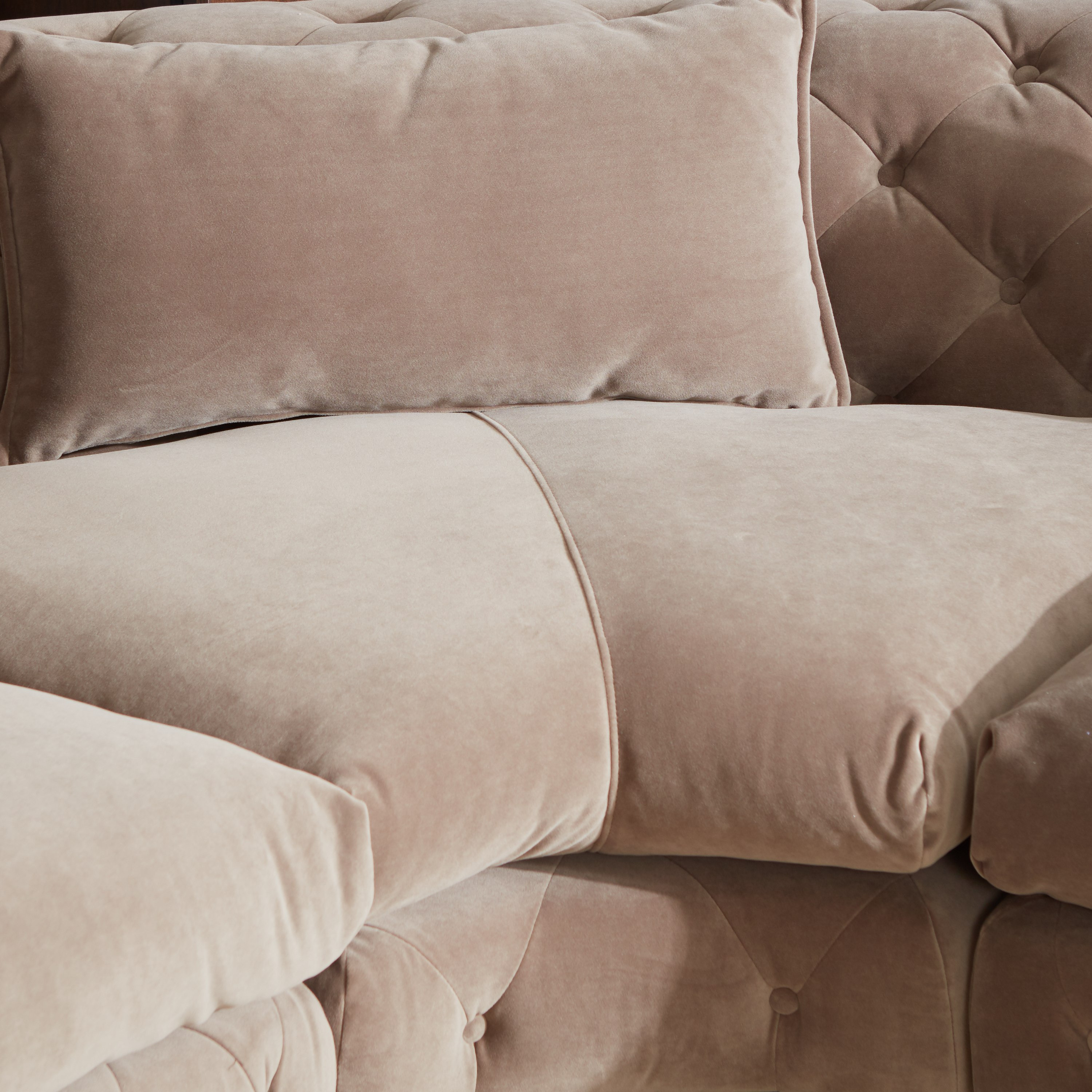 كنبة ركنية يسار معنقدة من كارولاينا-hbxlivingroom-sofasandarmchairs-sofas-image-4