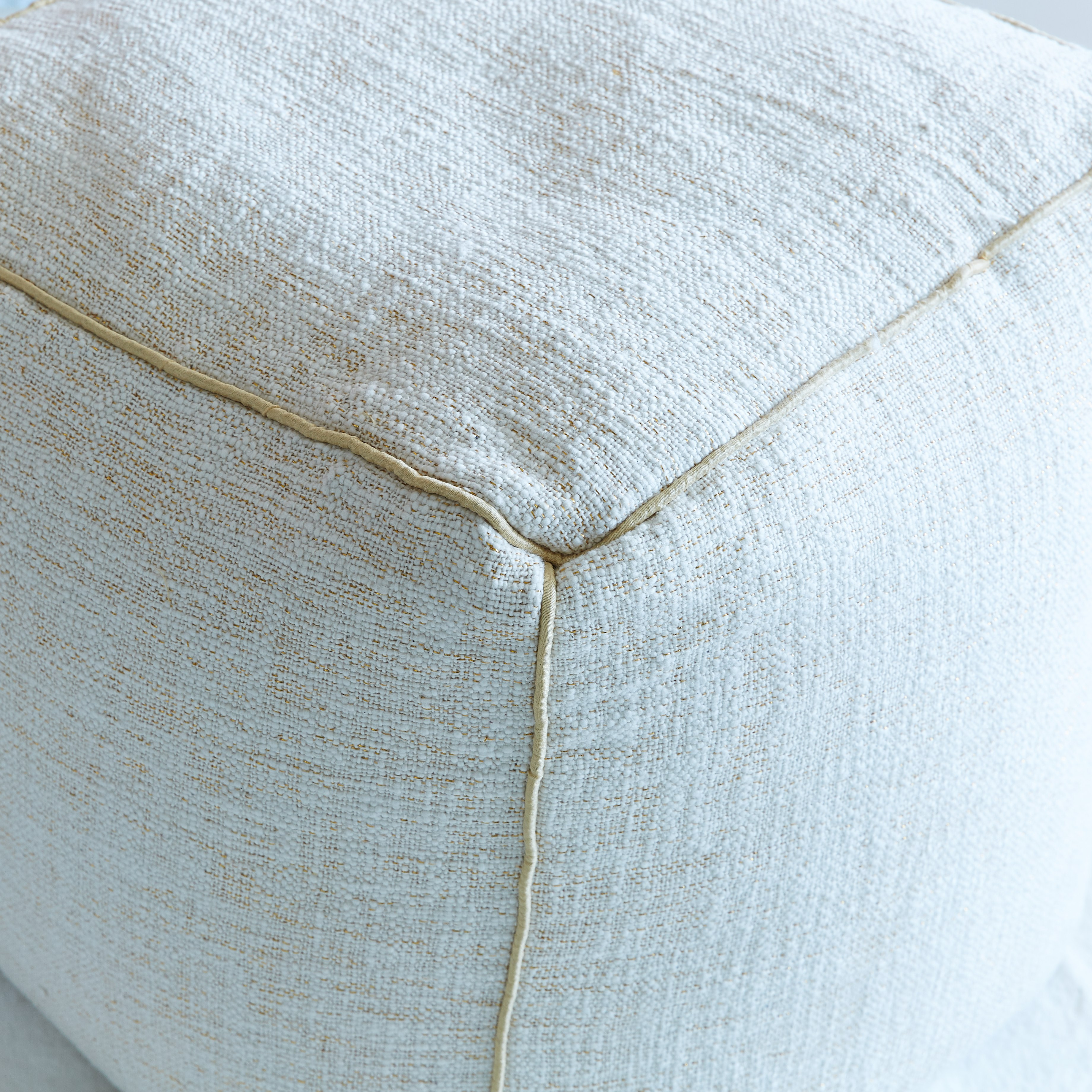 بوف بارز الملمس بخيوط متباينة-hbxlivingroom-sofasandarmchairs-ottomansandfootstools-image-2
