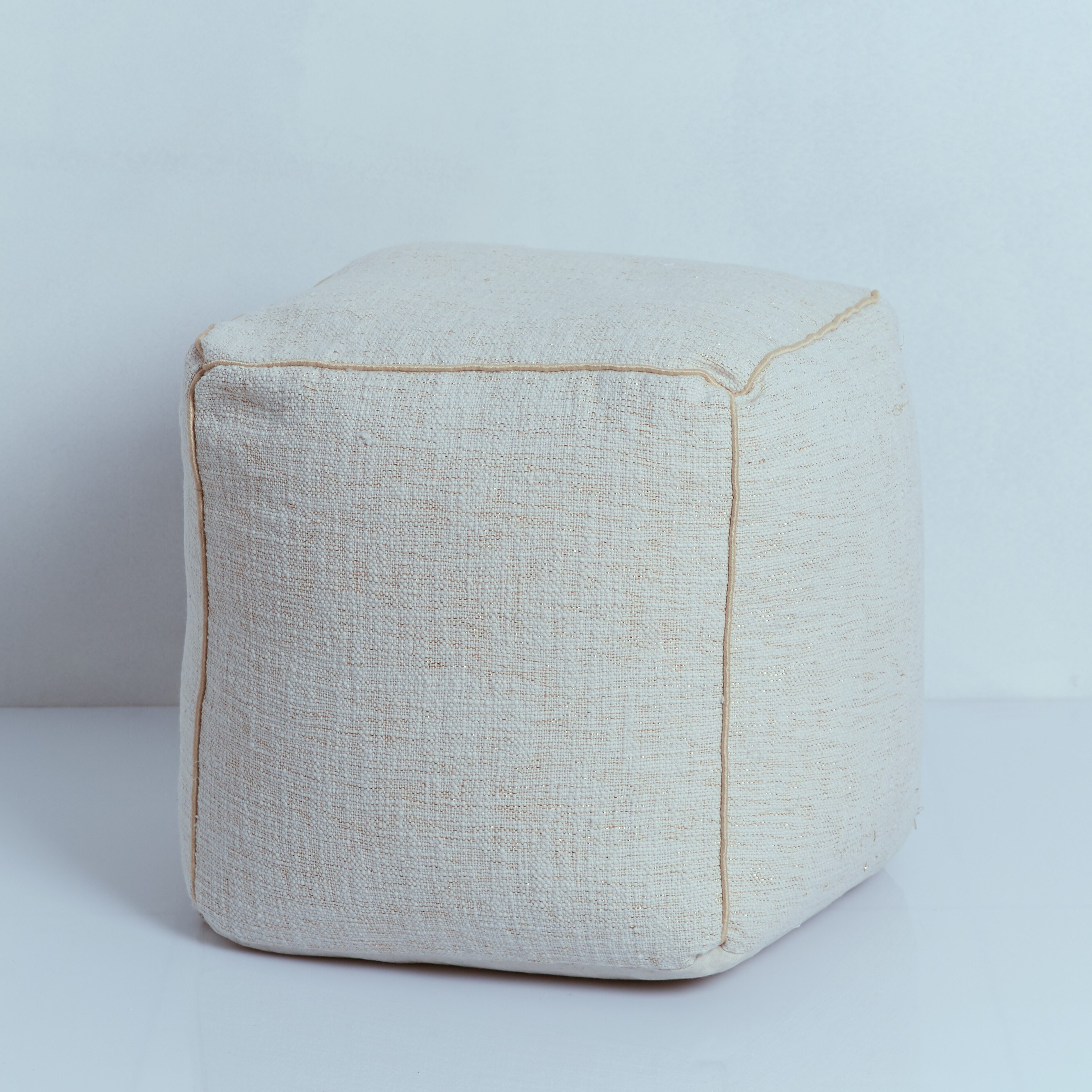 بوف بارز الملمس بخيوط متباينة-hbxlivingroom-sofasandarmchairs-ottomansandfootstools-image-4