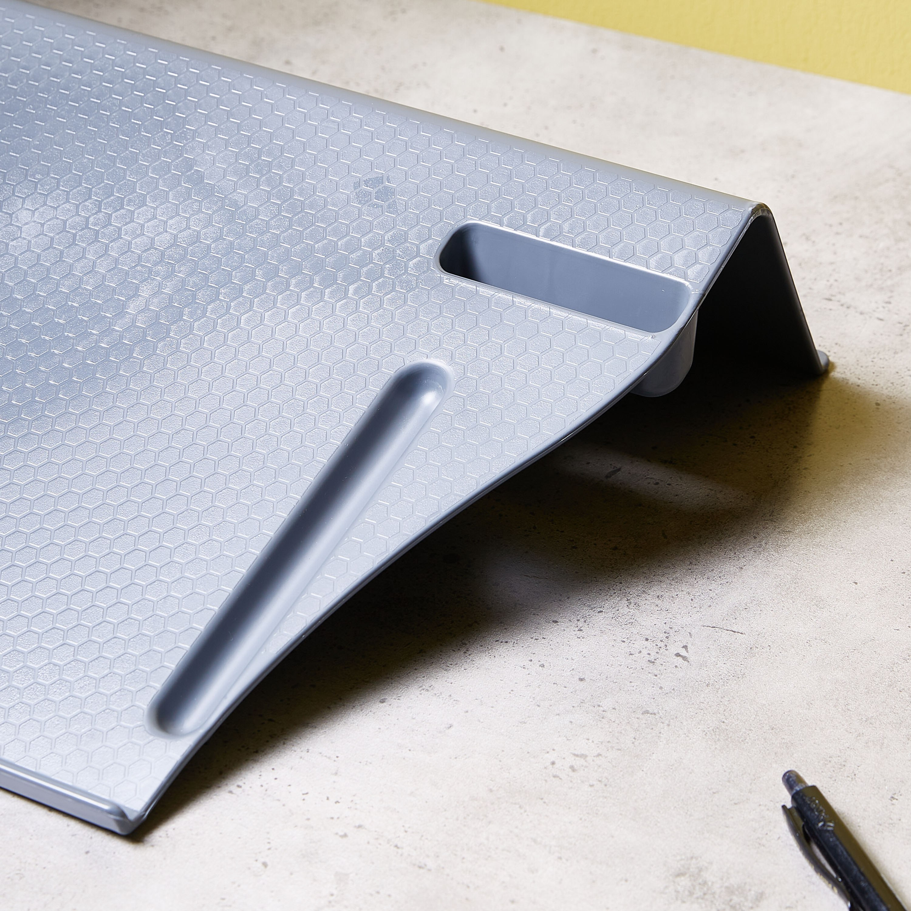 Vega Laptop Tray-hbxdecorandfurnishings-homeaccessories-novelties-image-3