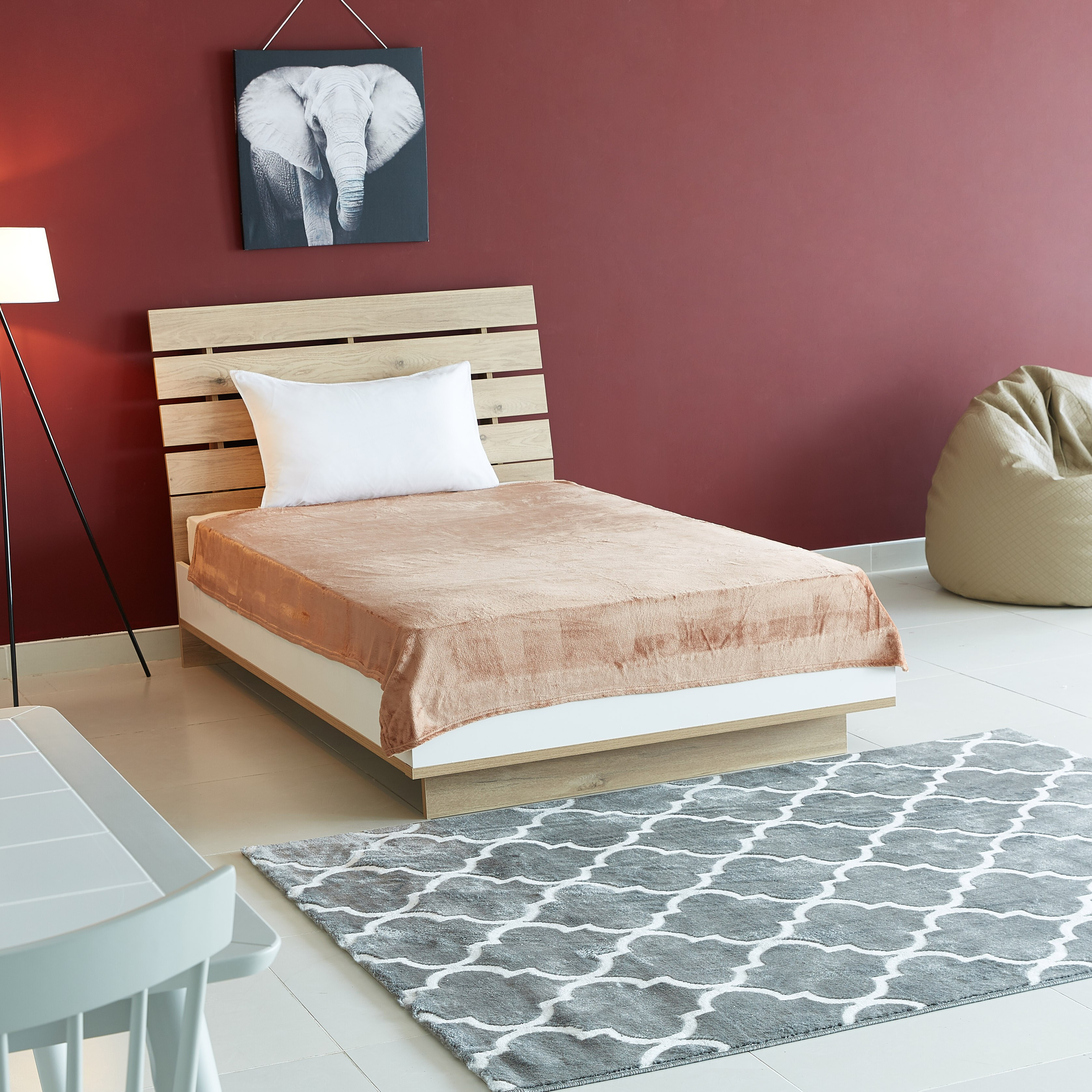 بطانية فلانيل متوسطة الحجم من إي سي رويال - 200x220 سم-hbxhomeware-hbxbedroom-image-1