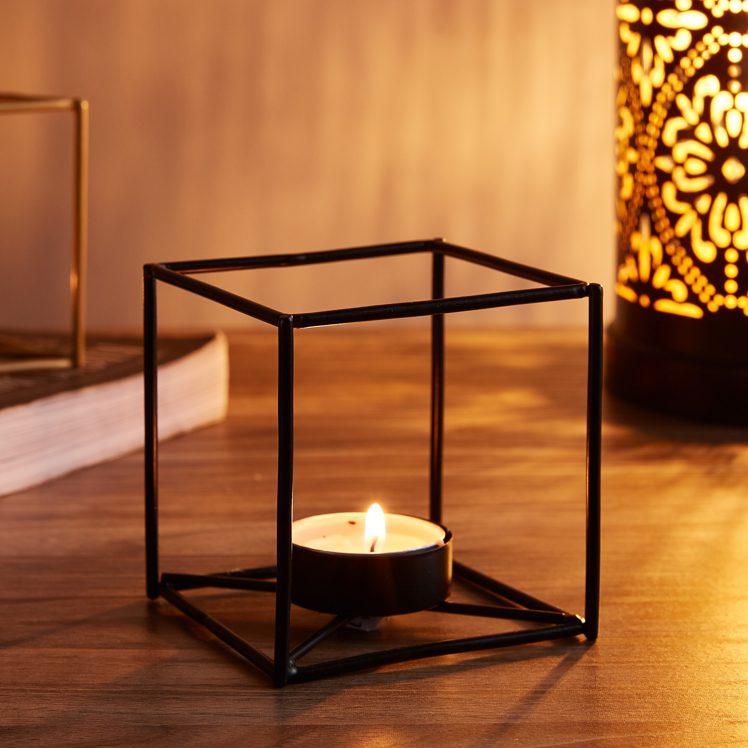 حامل شموع معدني على شكل مكعب-hbxlivingroom-decorandaccessories-candleholders-image-1