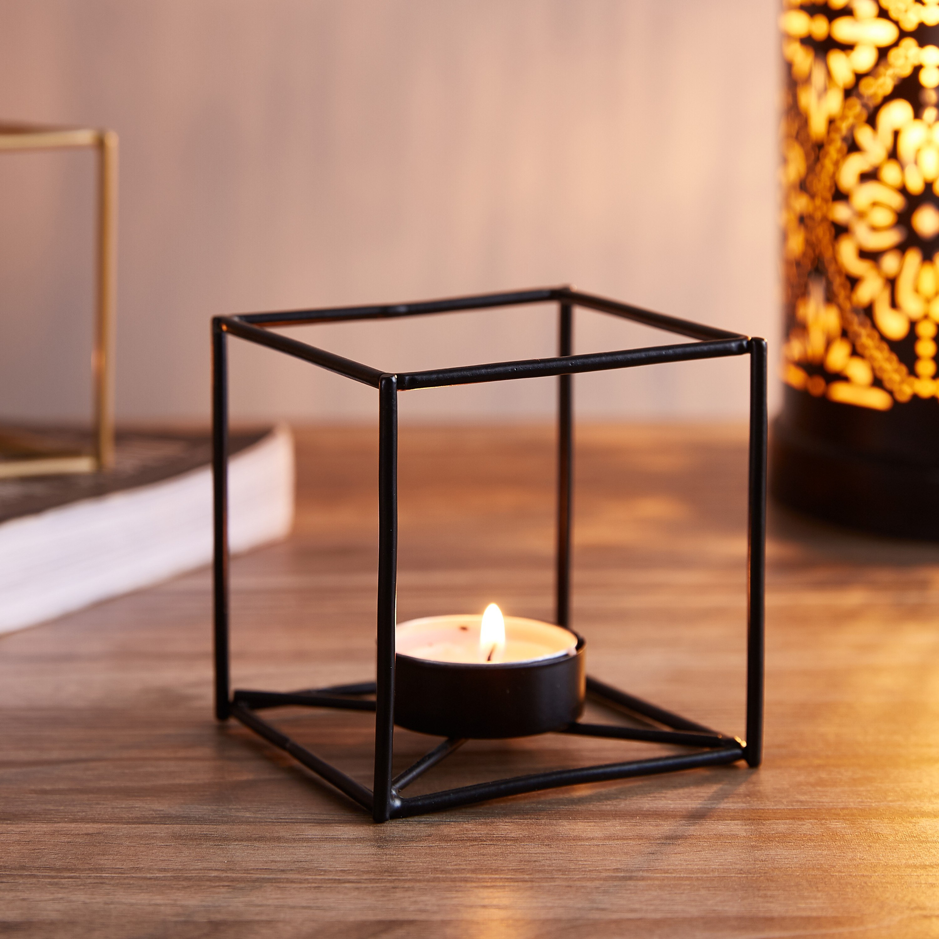 حامل شموع معدني على شكل مكعب-hbxlivingroom-decorandaccessories-candleholders-image-2