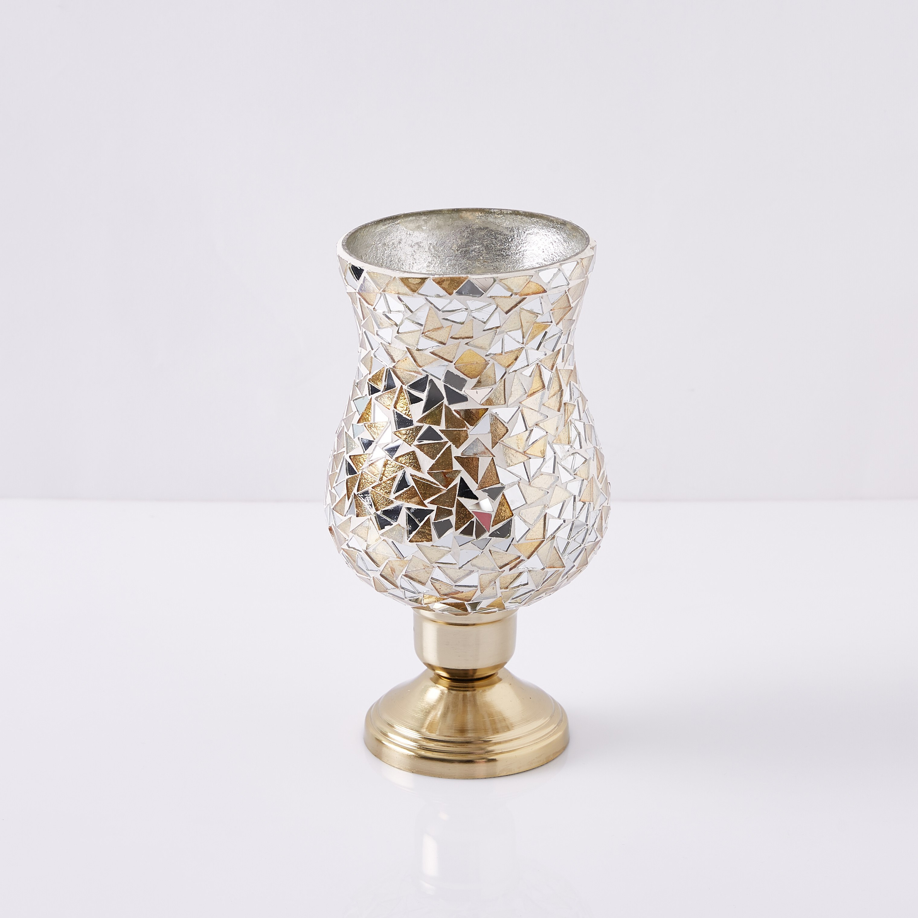 حامل شموع بتفاصيل موزاييك من أراي هوريكاين-hbxlivingroom-decorandaccessories-candleholders-image-5