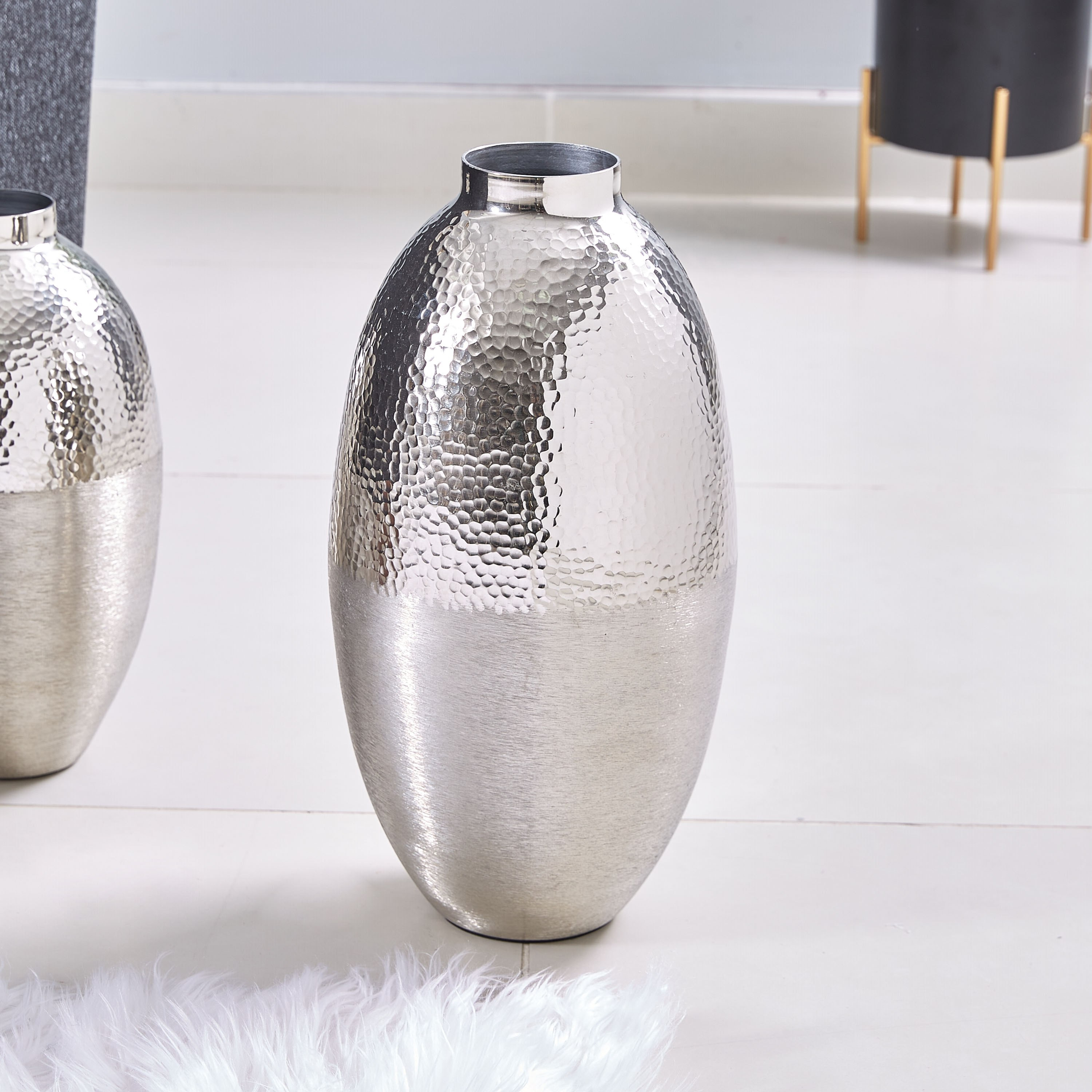 مزهرية بملمسين مختلفين من ريفيرا-hbxbedroom-decorandaccessories-vases-image-1