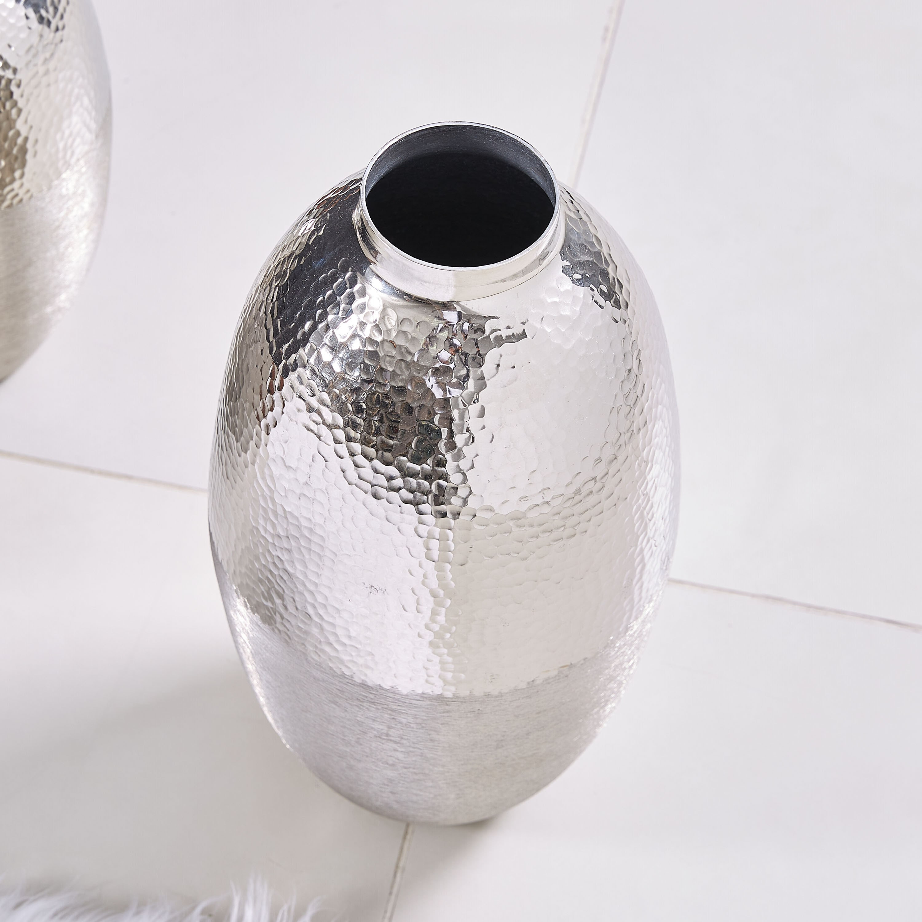 مزهرية بملمسين مختلفين من ريفيرا-hbxbedroom-decorandaccessories-vases-image-2