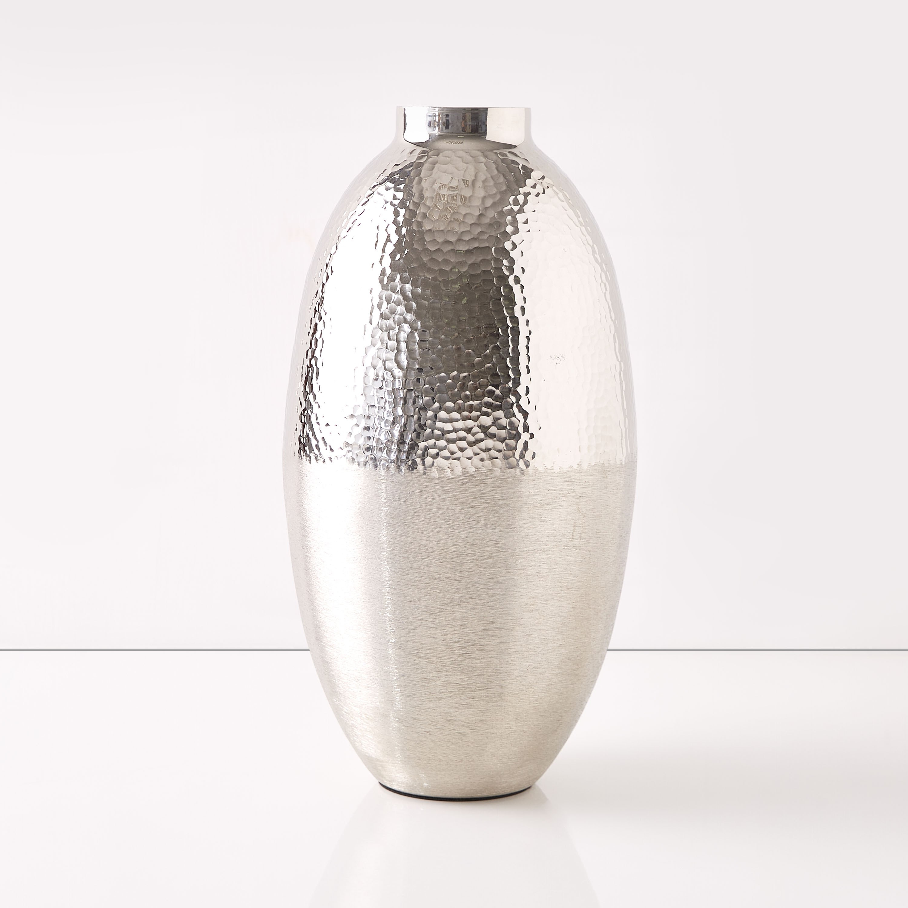 مزهرية بملمسين مختلفين من ريفيرا-hbxbedroom-decorandaccessories-vases-image-5