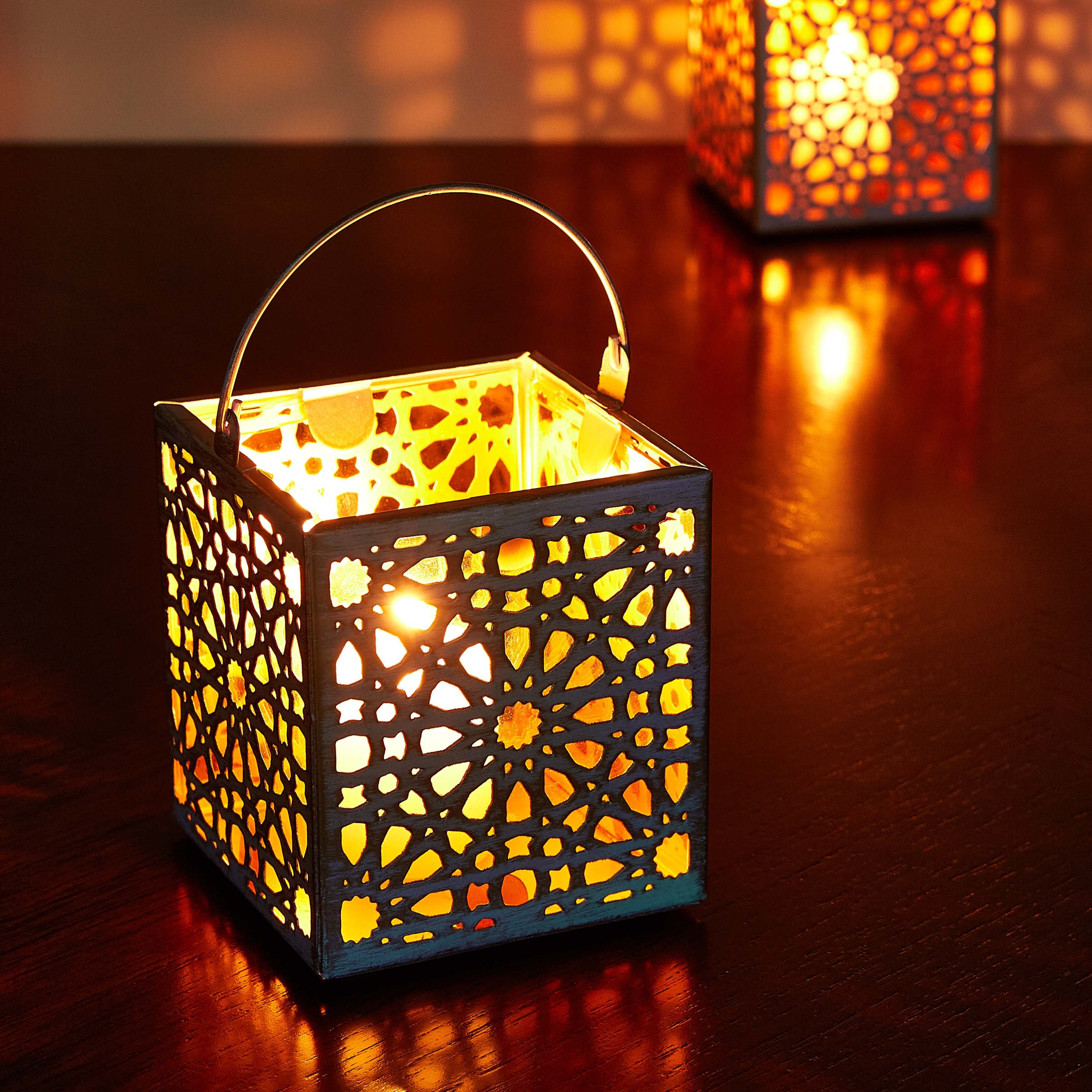 حامل شموع مزيّن  بمقبض من ماركش-hbxlivingroom-decorandaccessories-candleholders-image-2