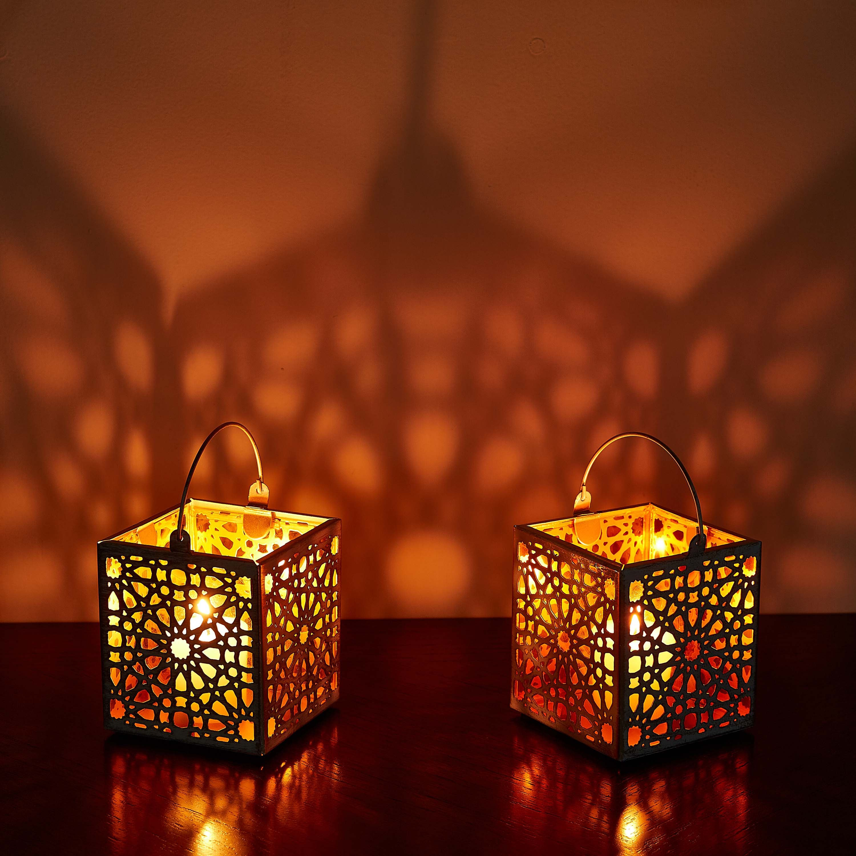 حامل شموع مزيّن  بمقبض من ماركش-hbxlivingroom-decorandaccessories-candleholders-image-3
