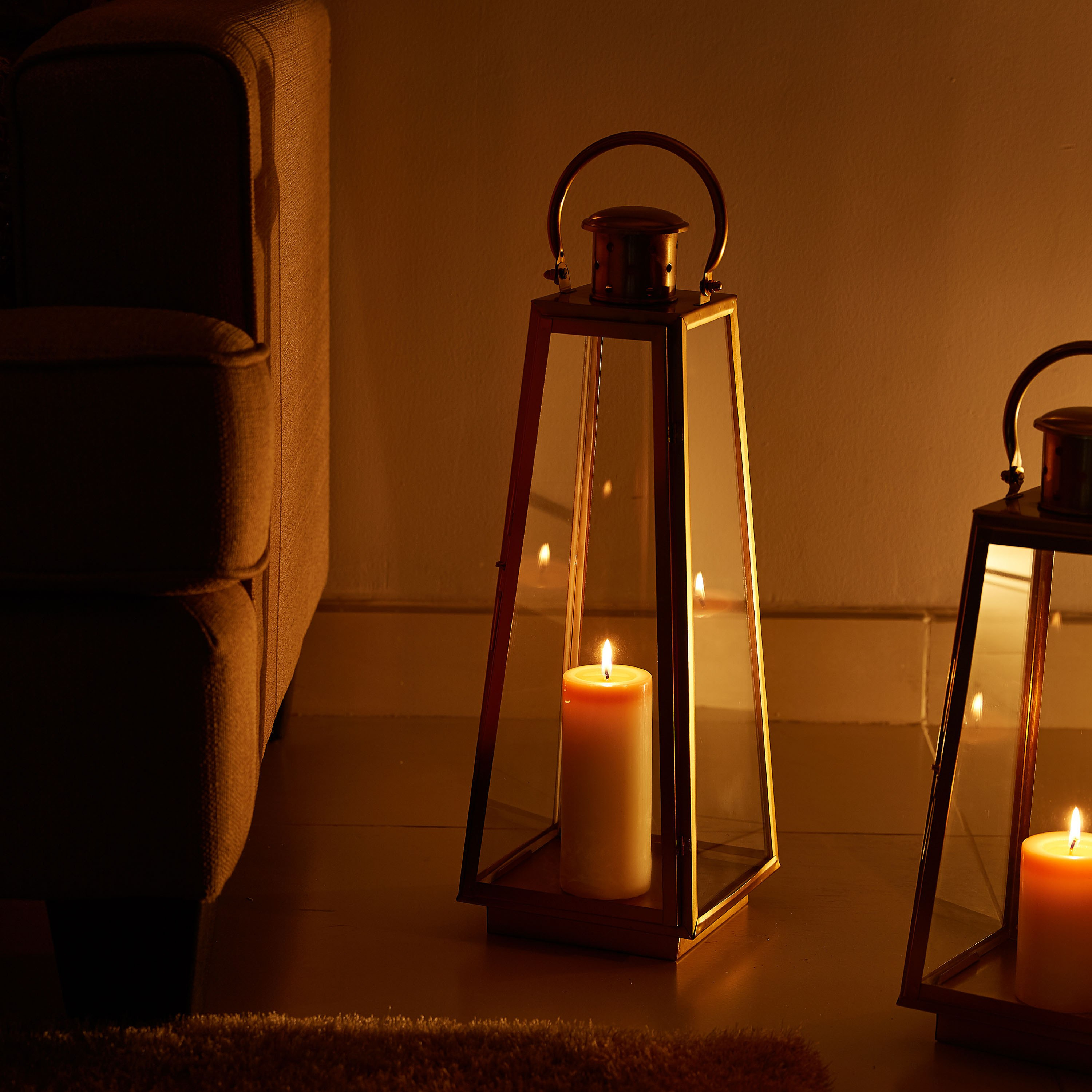 Dorthy Metal Lantern-hbxdecorandfurnishings-homeaccessories-lanterns-image-3
