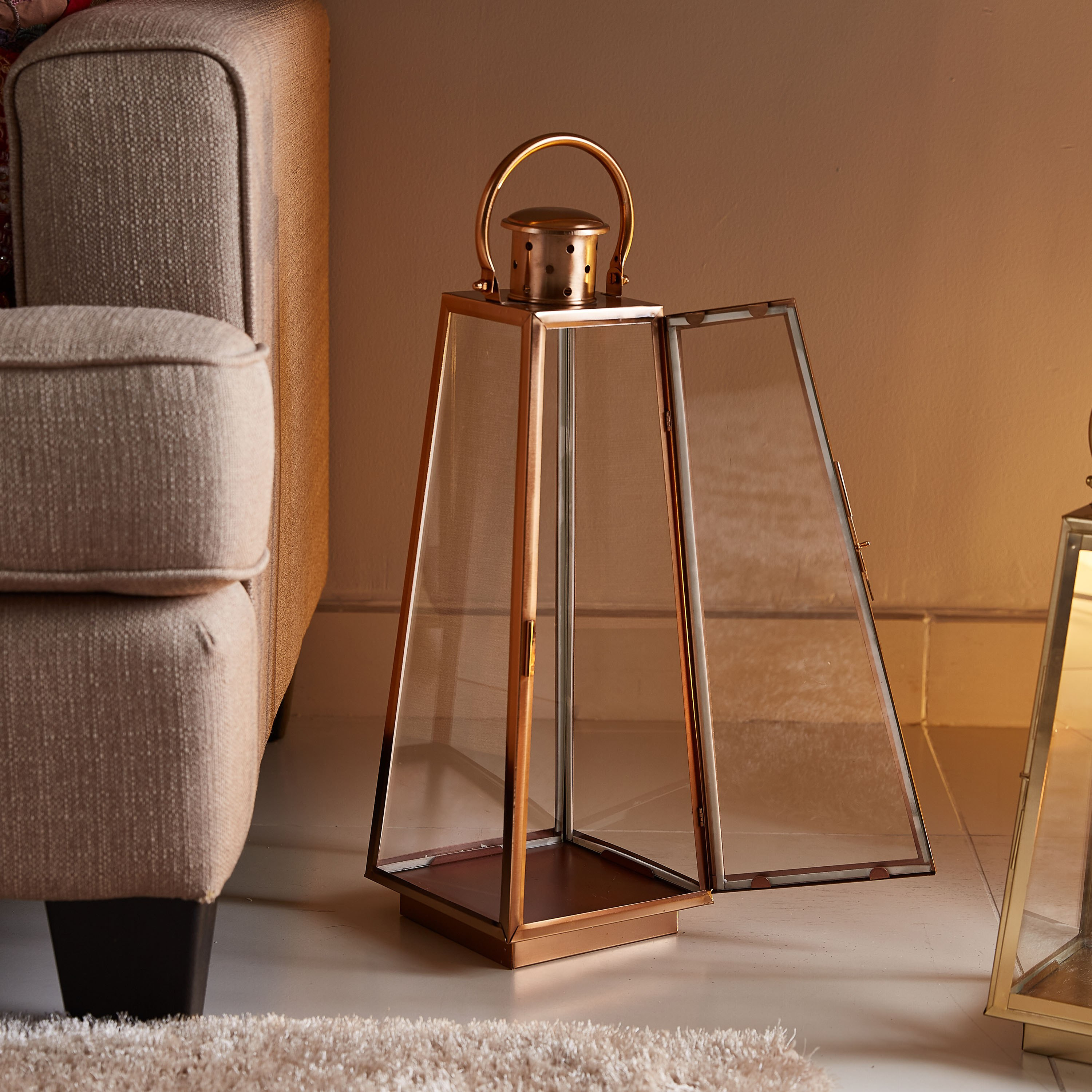 Dorthy Metal Lantern-hbxdecorandfurnishings-homeaccessories-lanterns-image-4