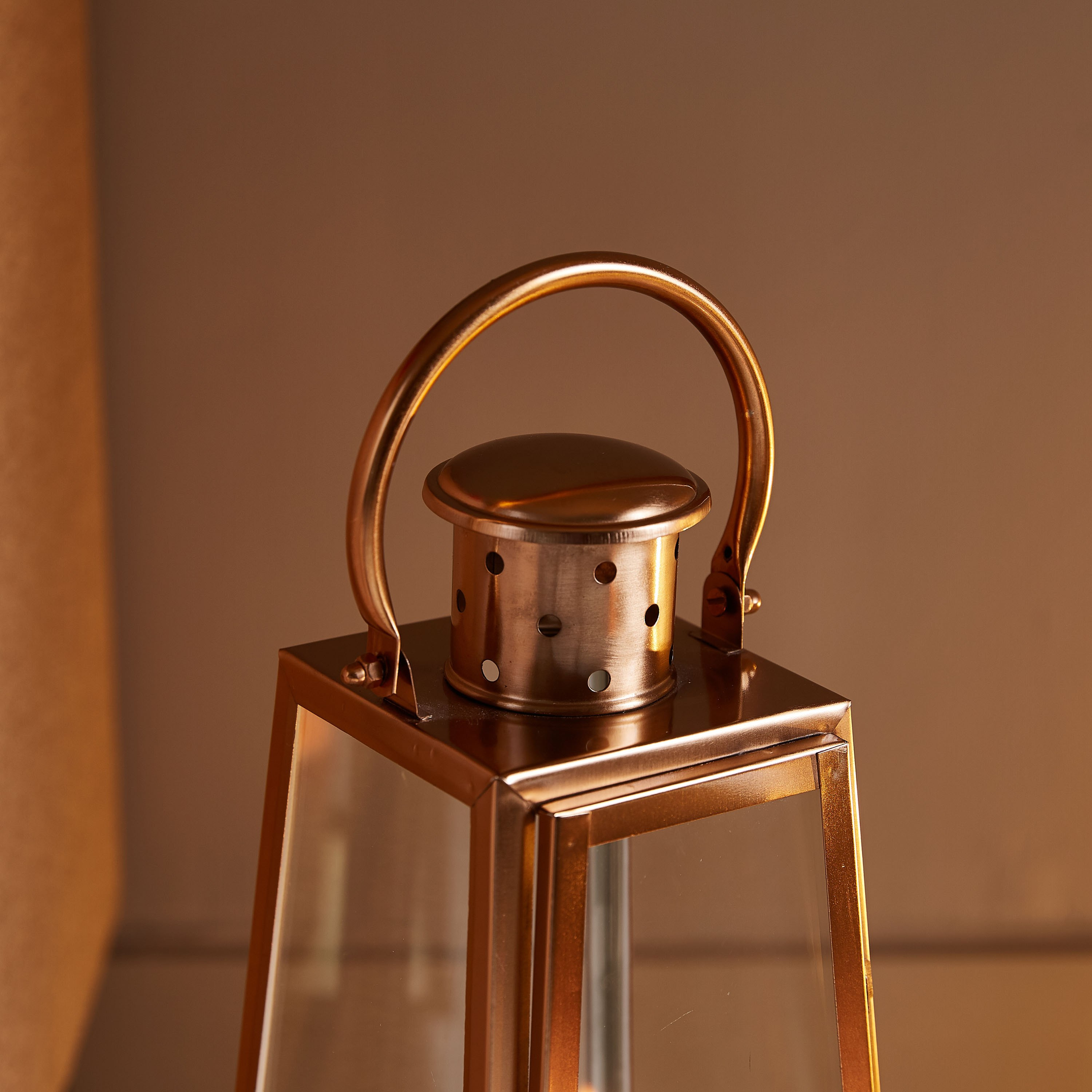 Dorthy Metal Lantern-hbxdecorandfurnishings-homeaccessories-lanterns-image-5