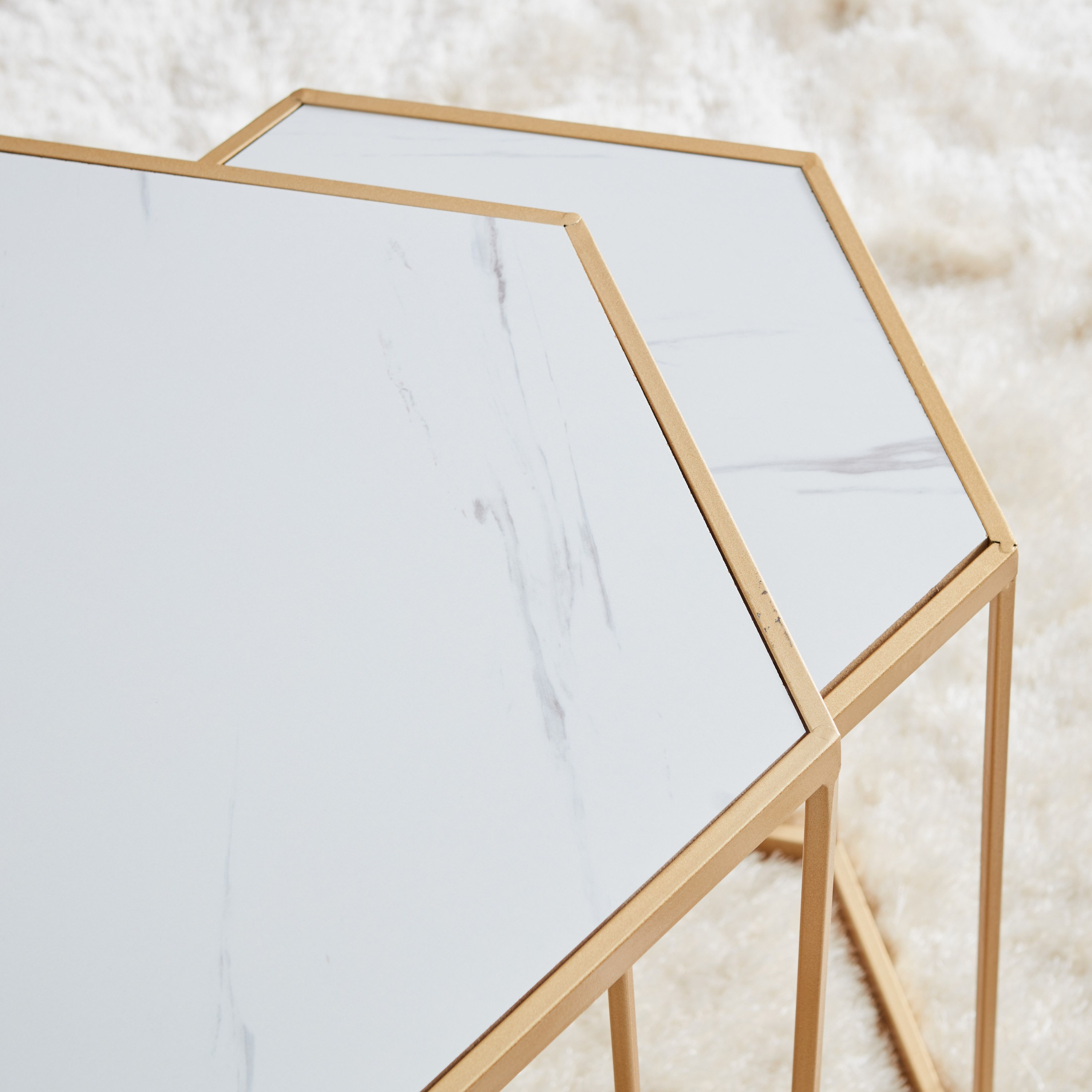 طاولات متداخلة سداسيّة من جيلا - طقم من قطعتين-hbxfurniture-livingroom-nestingtables-image-3