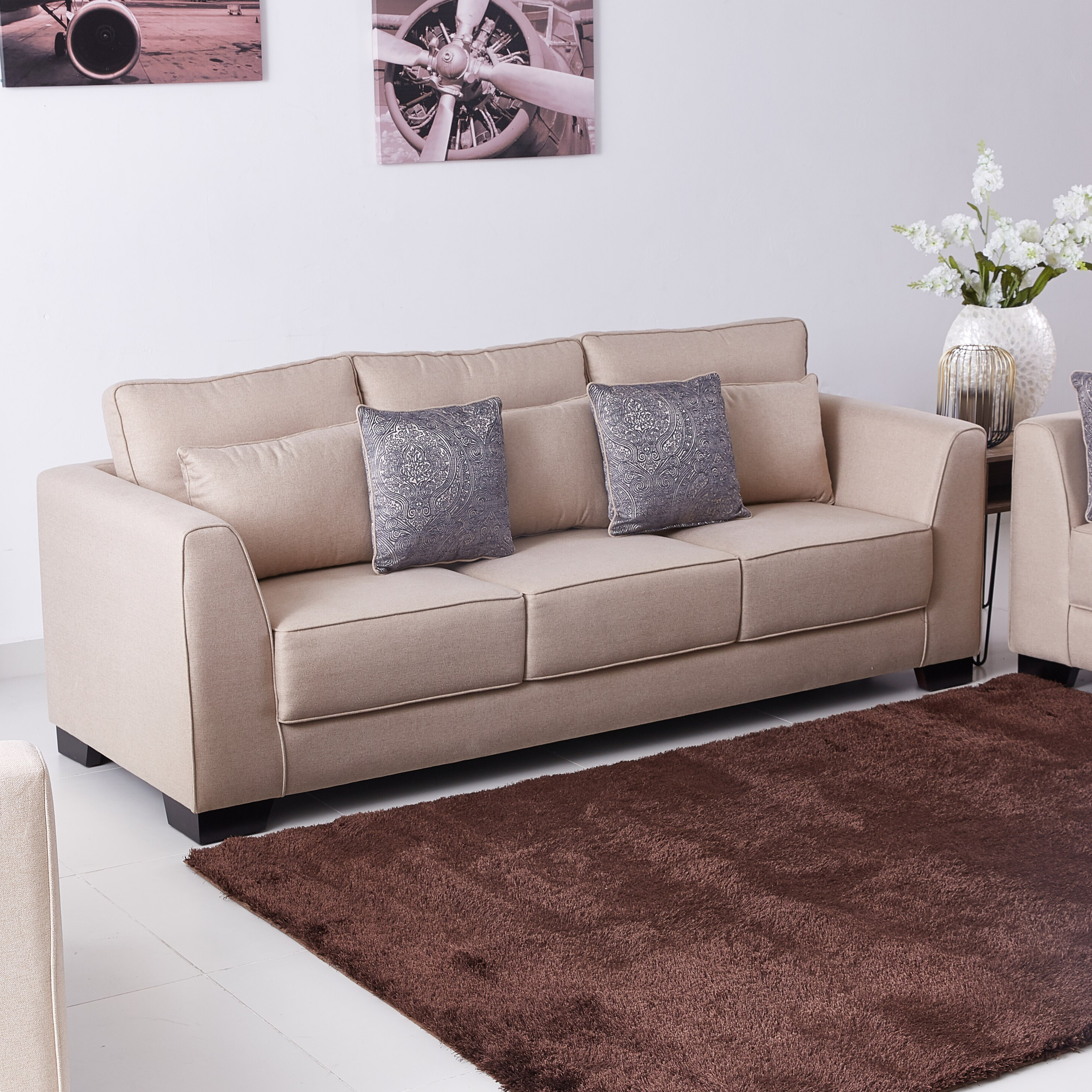كنبة بـ 3 مقاعد ووسائد مبعثرة من أرمادا-hbxlivingroom-sofasandarmchairs-sofas-image-2