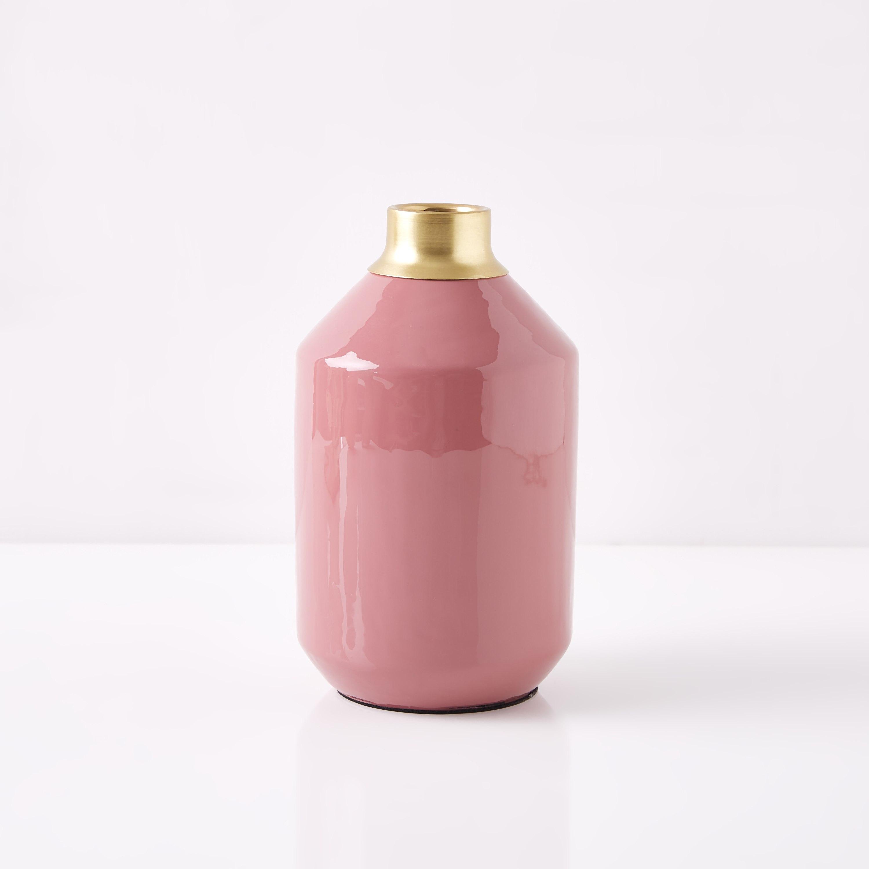 Pristine Metal Vase-hbxbedroom-decorandaccessories-vases-image-5