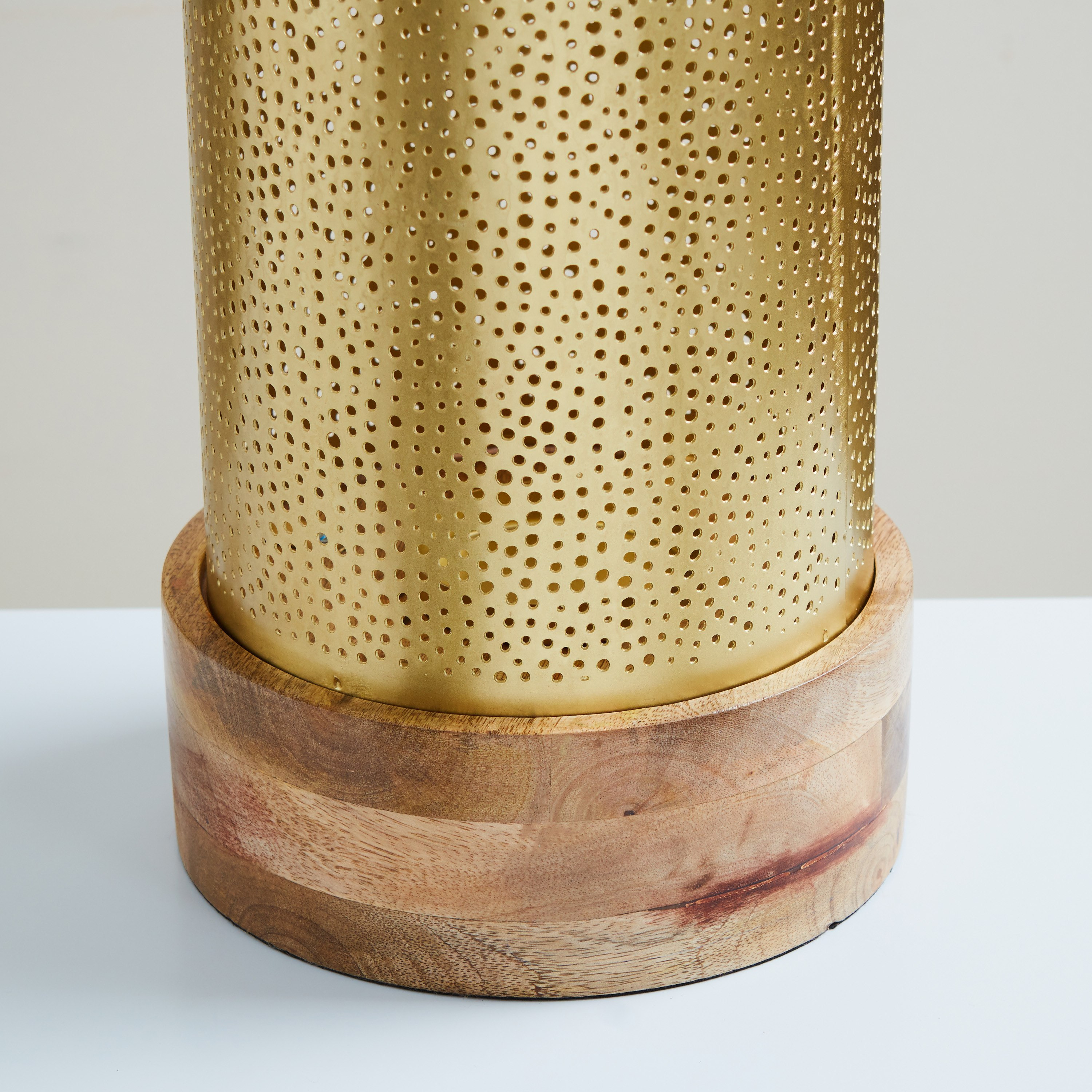 Bisera Candle Holder-hbxlivingroom-decorandaccessories-candleholders-image-2