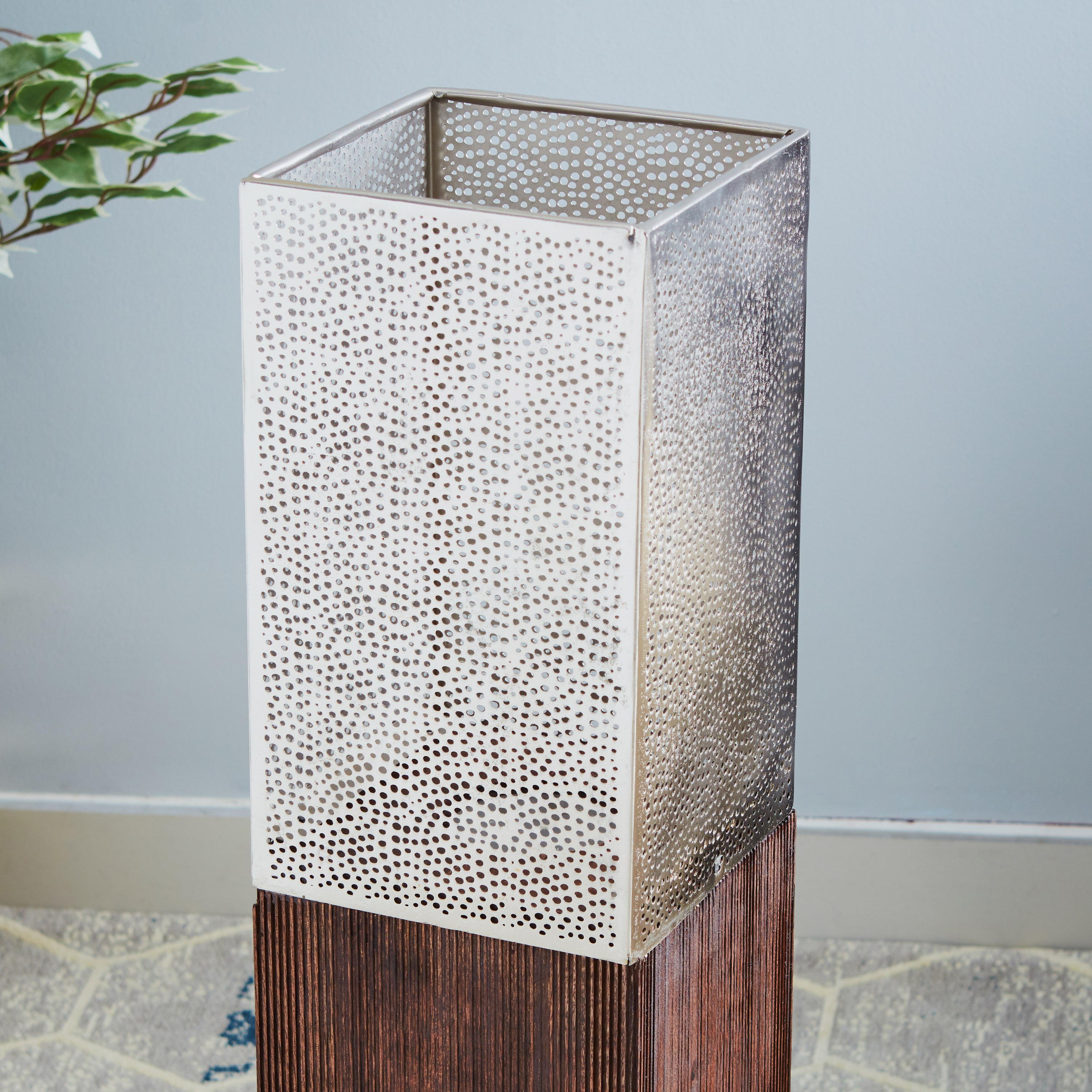 حامل شموع من كالين-hbxlivingroom-decorandaccessories-candleholders-image-2
