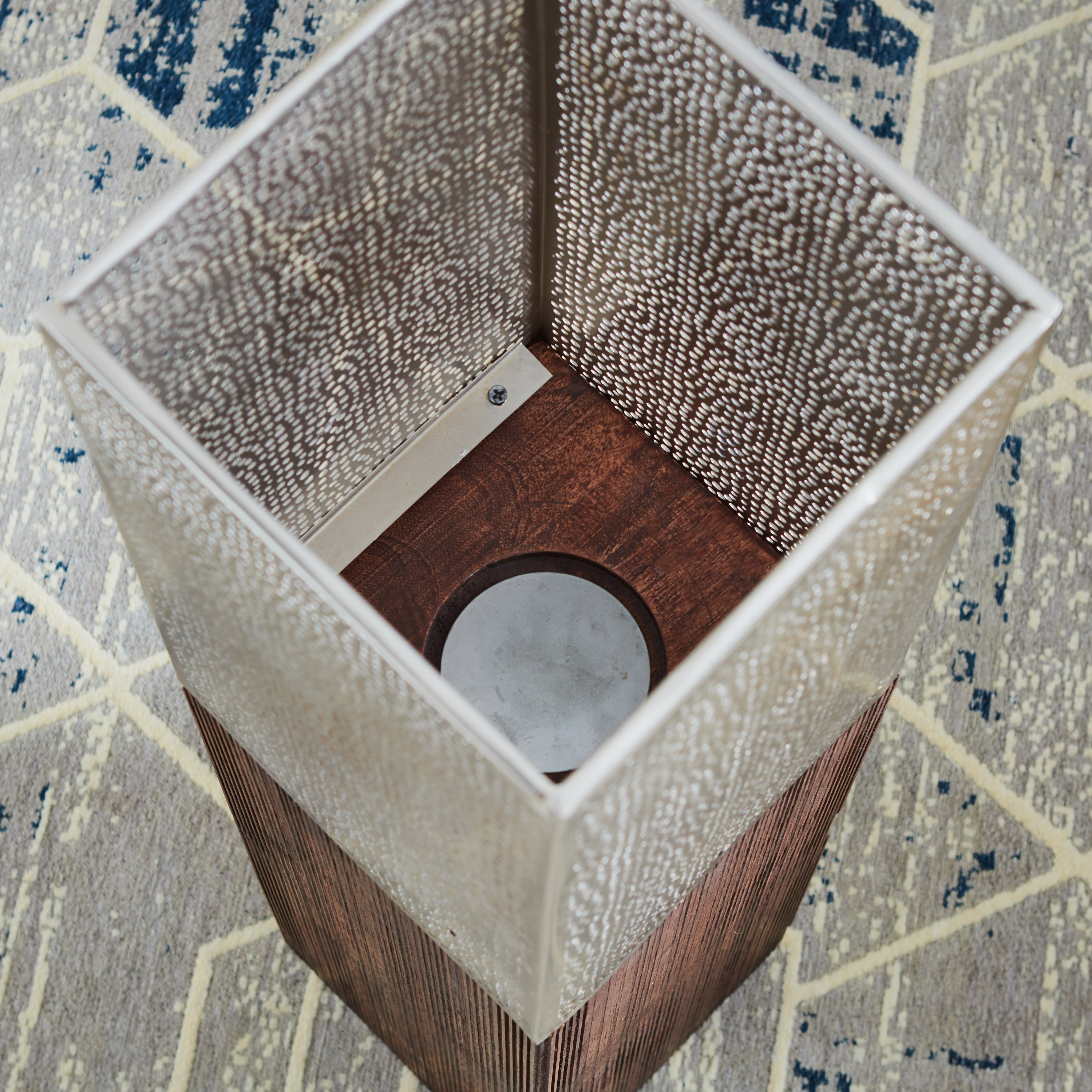 حامل شموع من كالين-hbxlivingroom-decorandaccessories-candleholders-image-3