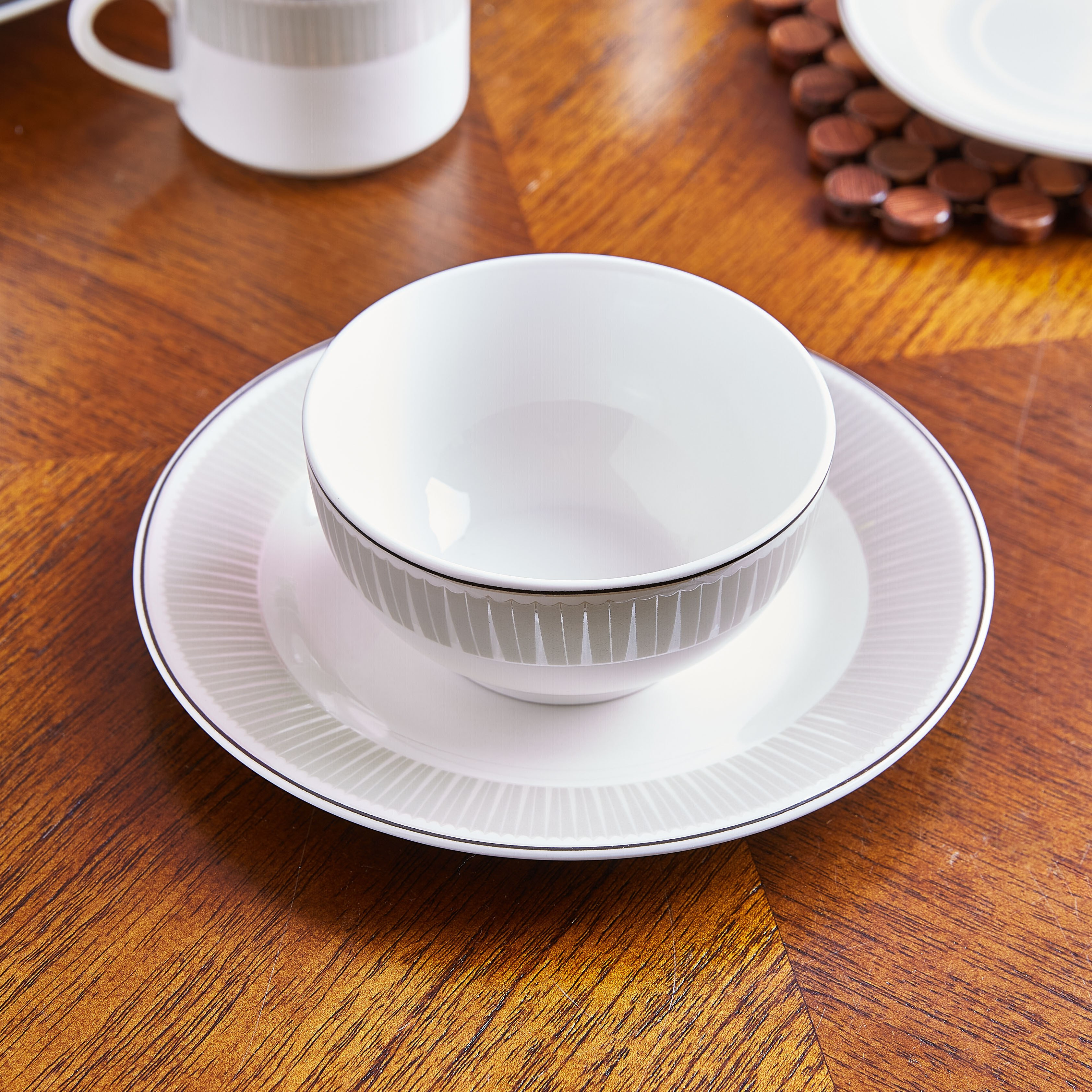 مستلزمات مائدة بطبعات من فيستا- طقم من 30 قطعة-hbxhomeware-hbxkitchen-image-3