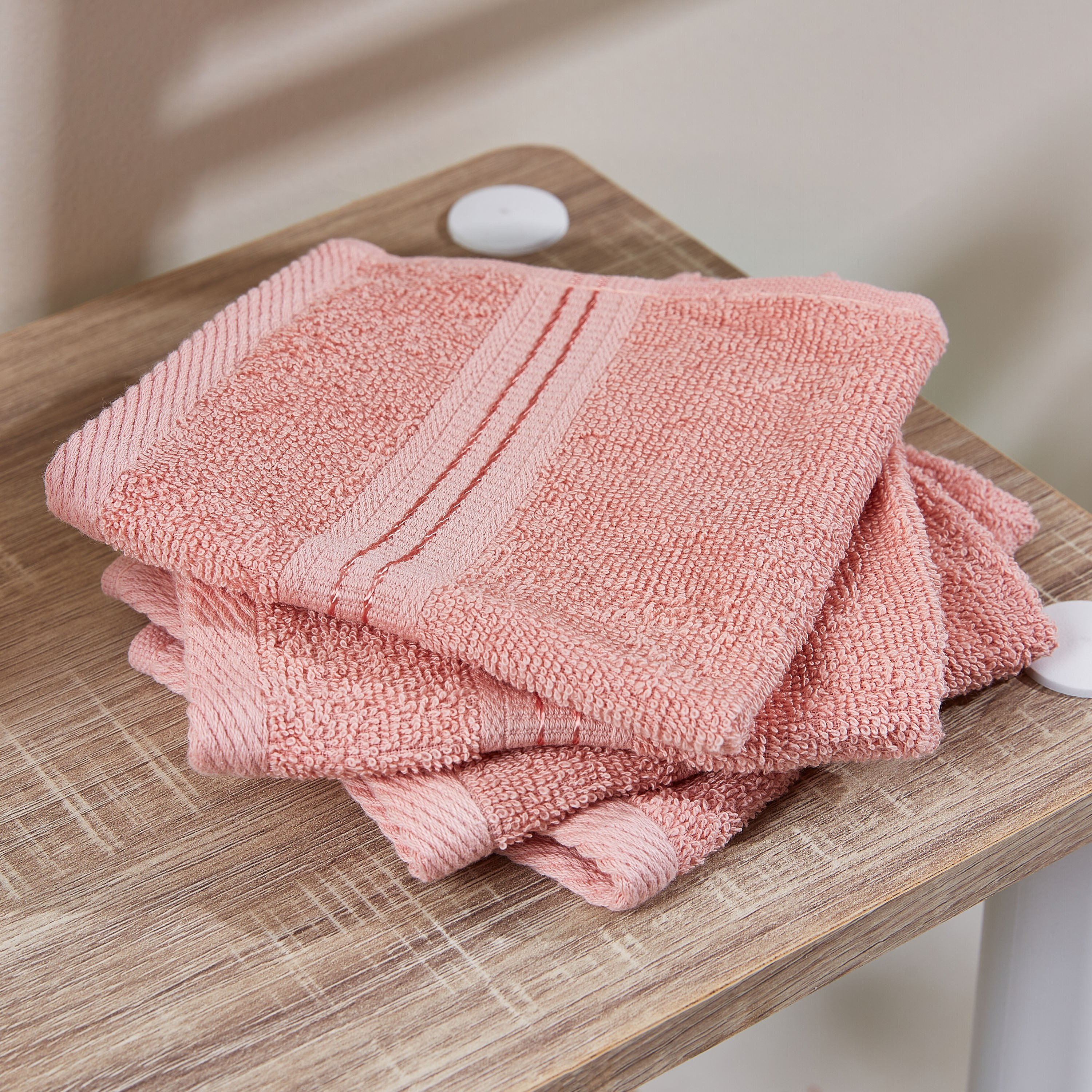 منشفة وجه إسينشيال - طقم من 4 قطع-hbxbathroom-bathroomtextiles-image-2