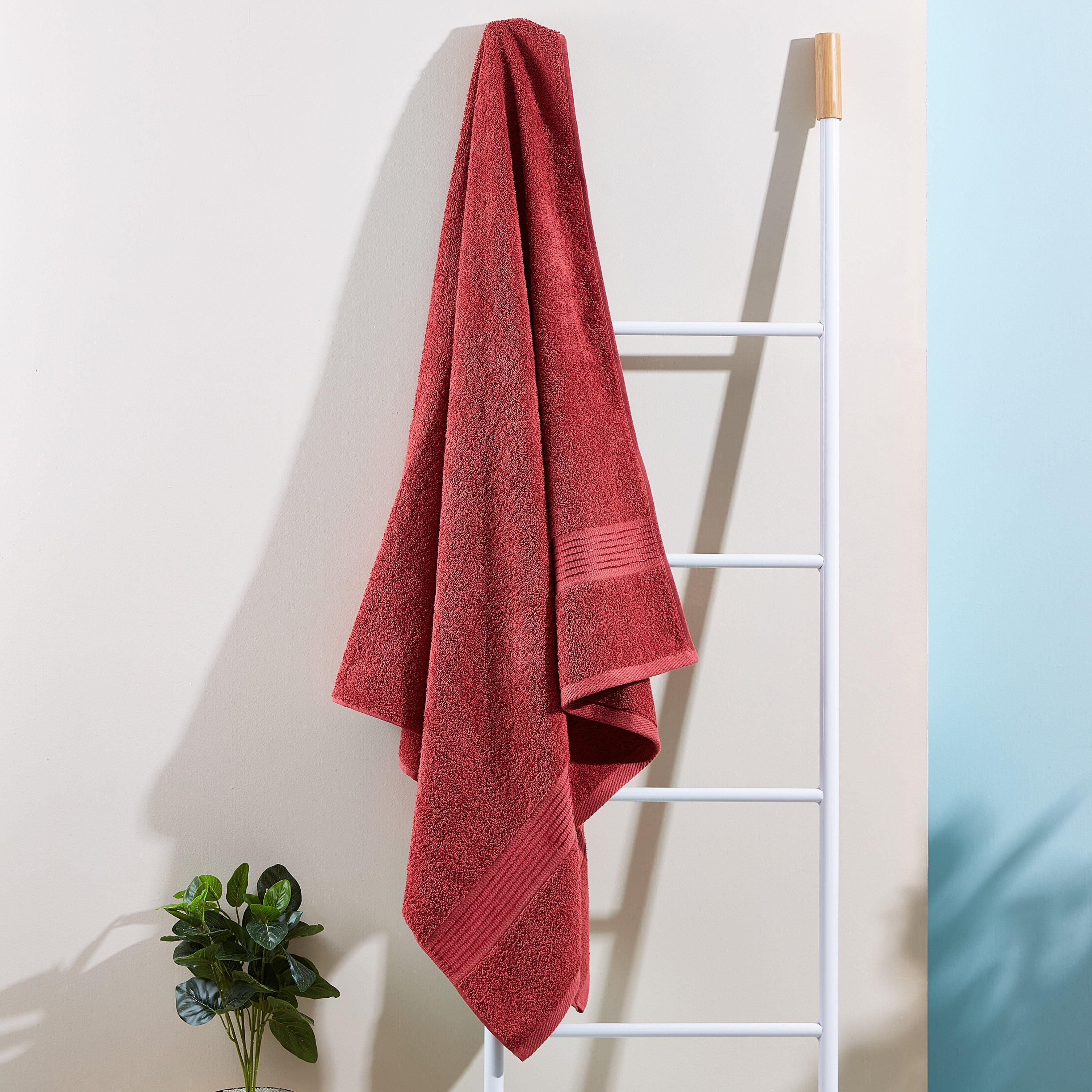 منشفة حمام من إيسنشيال - 70×140 سم-hbxbathroom-bathroomtextiles-image-1