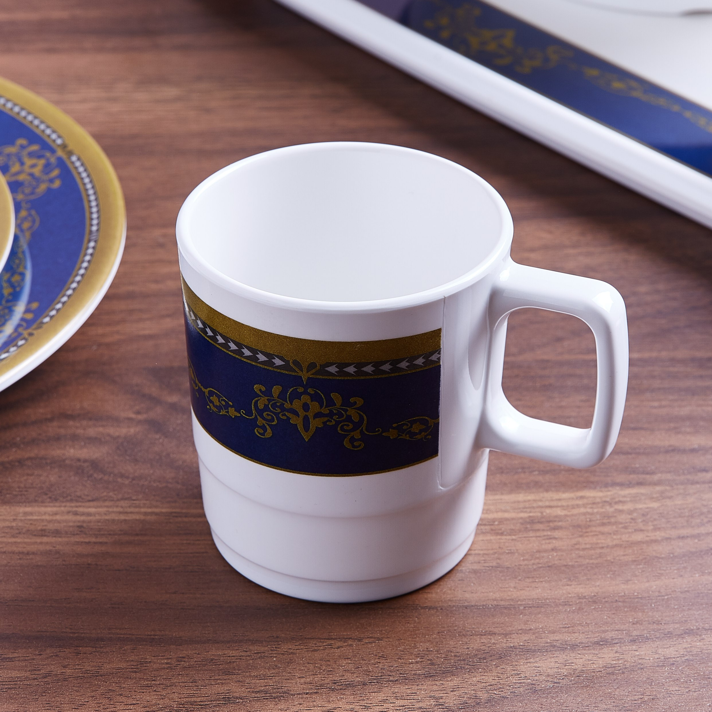 قدح بطبعات من جراند-hbxdecorandfurnishings-tabletop-crockery-image-1