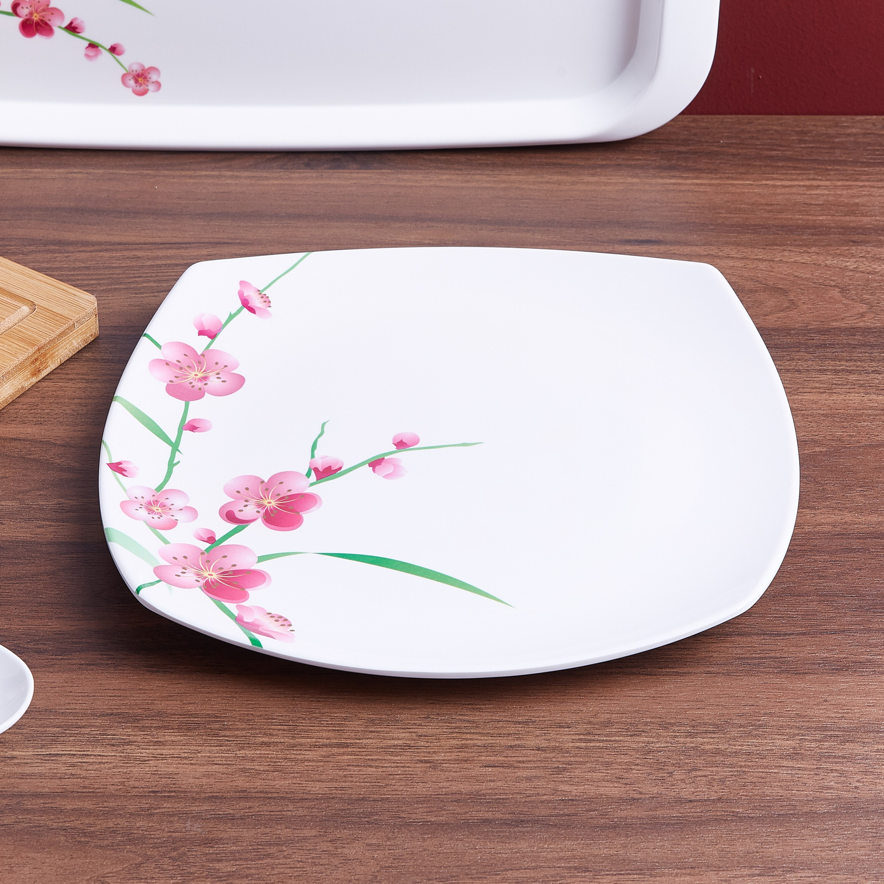 صحن مربّع بطبعات أزهار الربيع - 27 سم-hbxdecorandfurnishings-tabletop-crockery-image-1