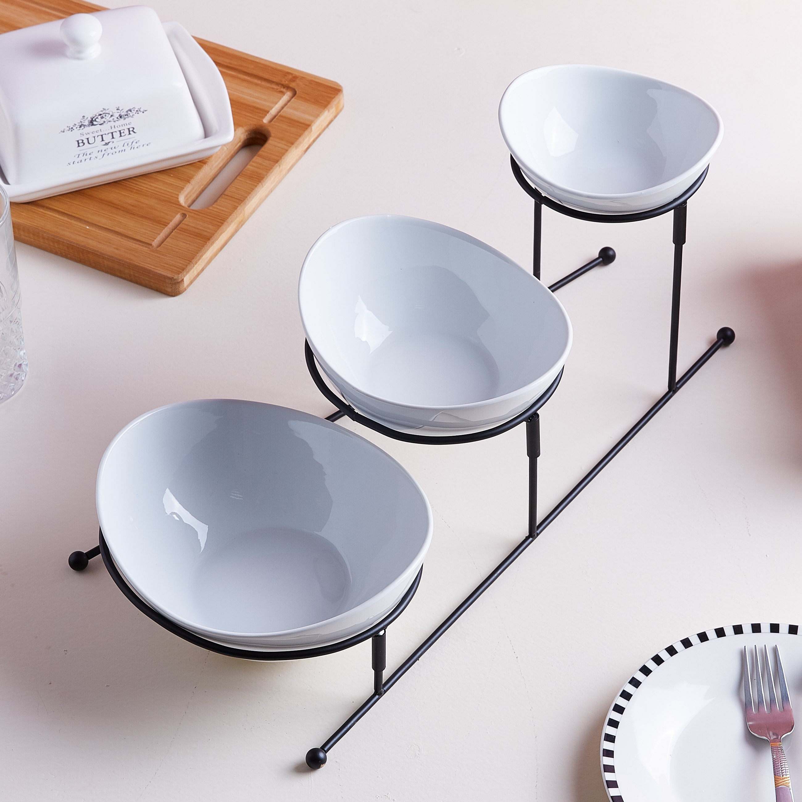 Great Serving 3-Round Bowls on Rack-hbxdecorandfurnishings-tabletop-serveware-image-1