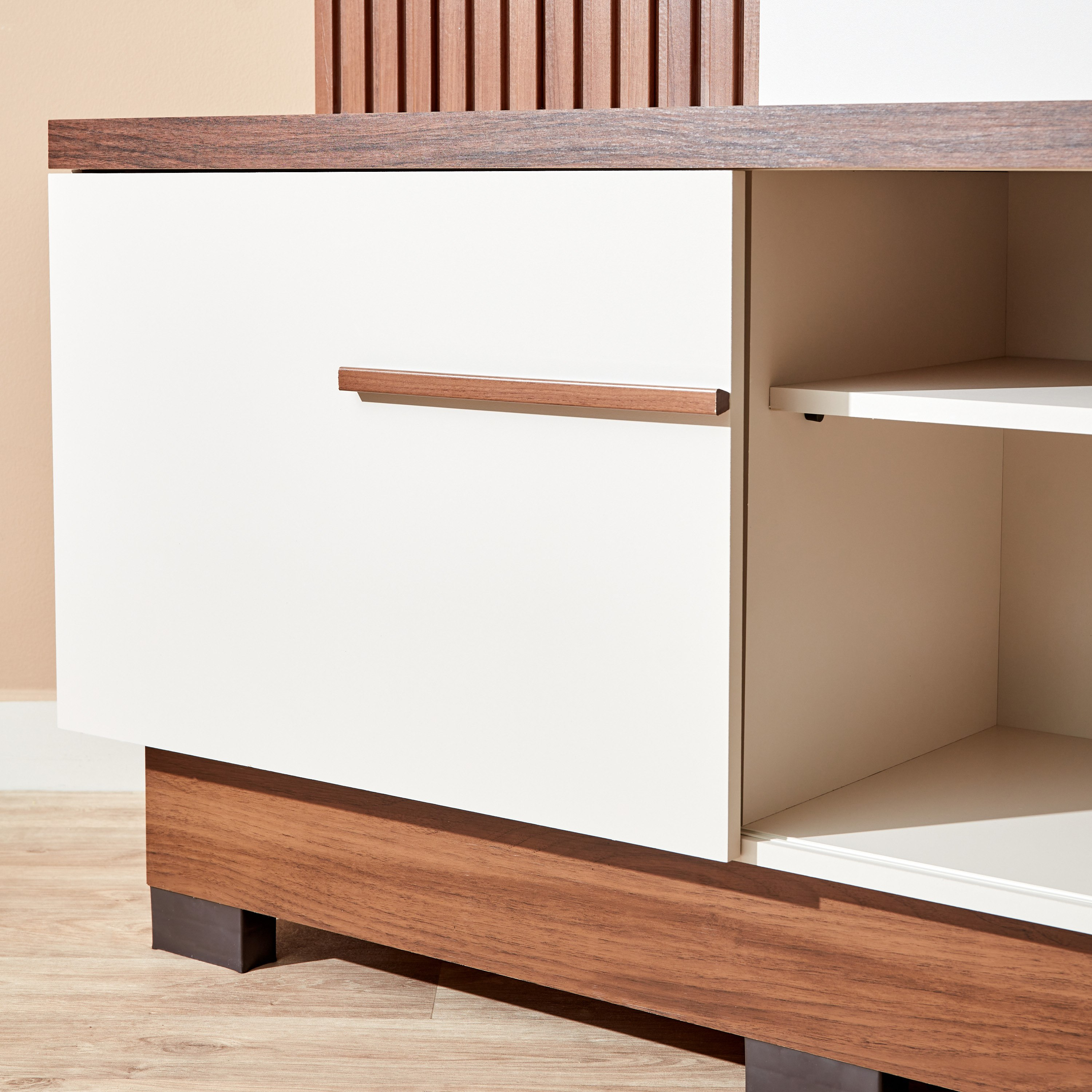 وحدة حائط للتلفاز حتى 55 بوصة من إتايبو-hbxlivingroom-mediaunitsandstorage-wallunits-image-5