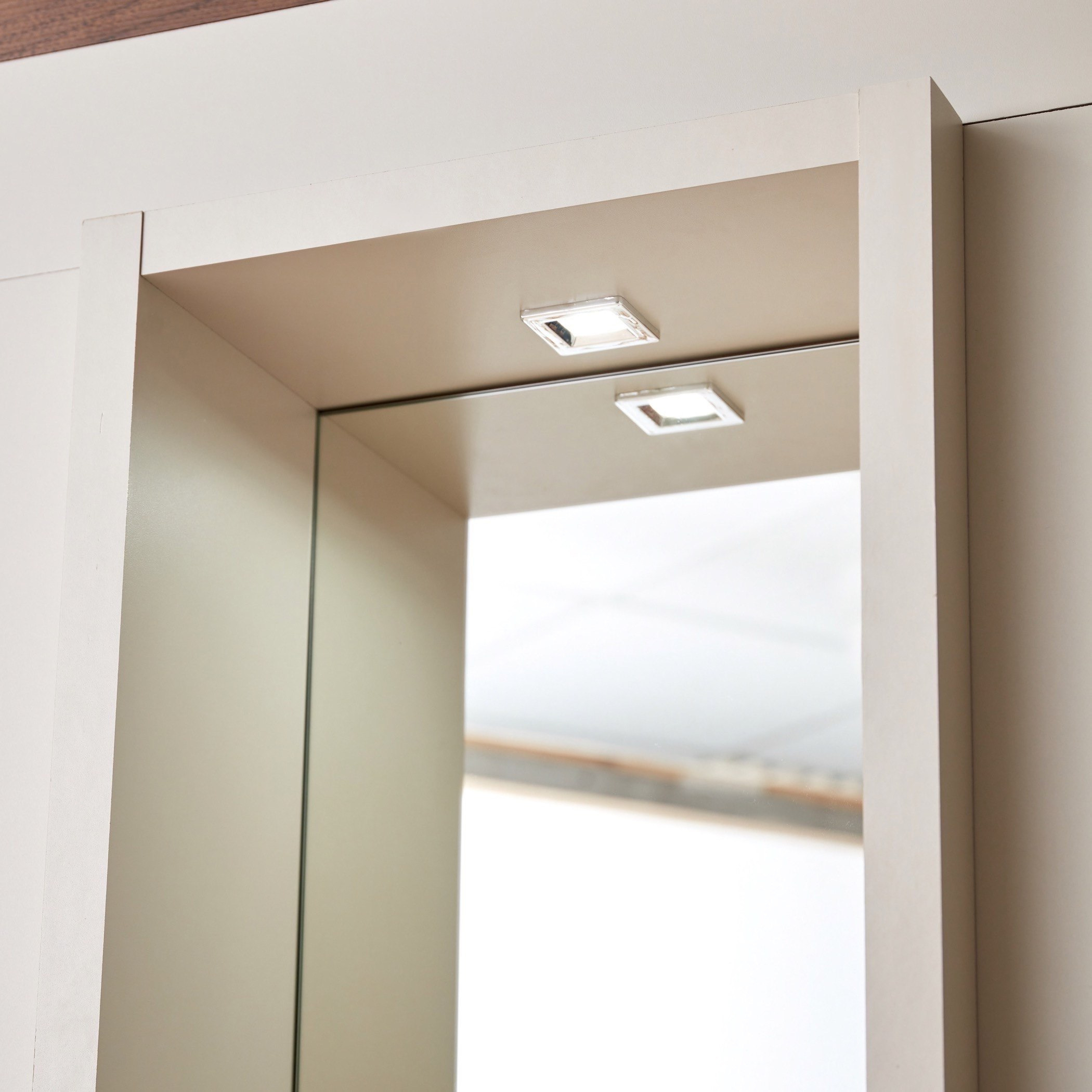 وحدة حائط للتلفاز حتى 60 بوصة من بتروبوليس-hbxlivingroom-mediaunitsandstorage-wallunits-image-4