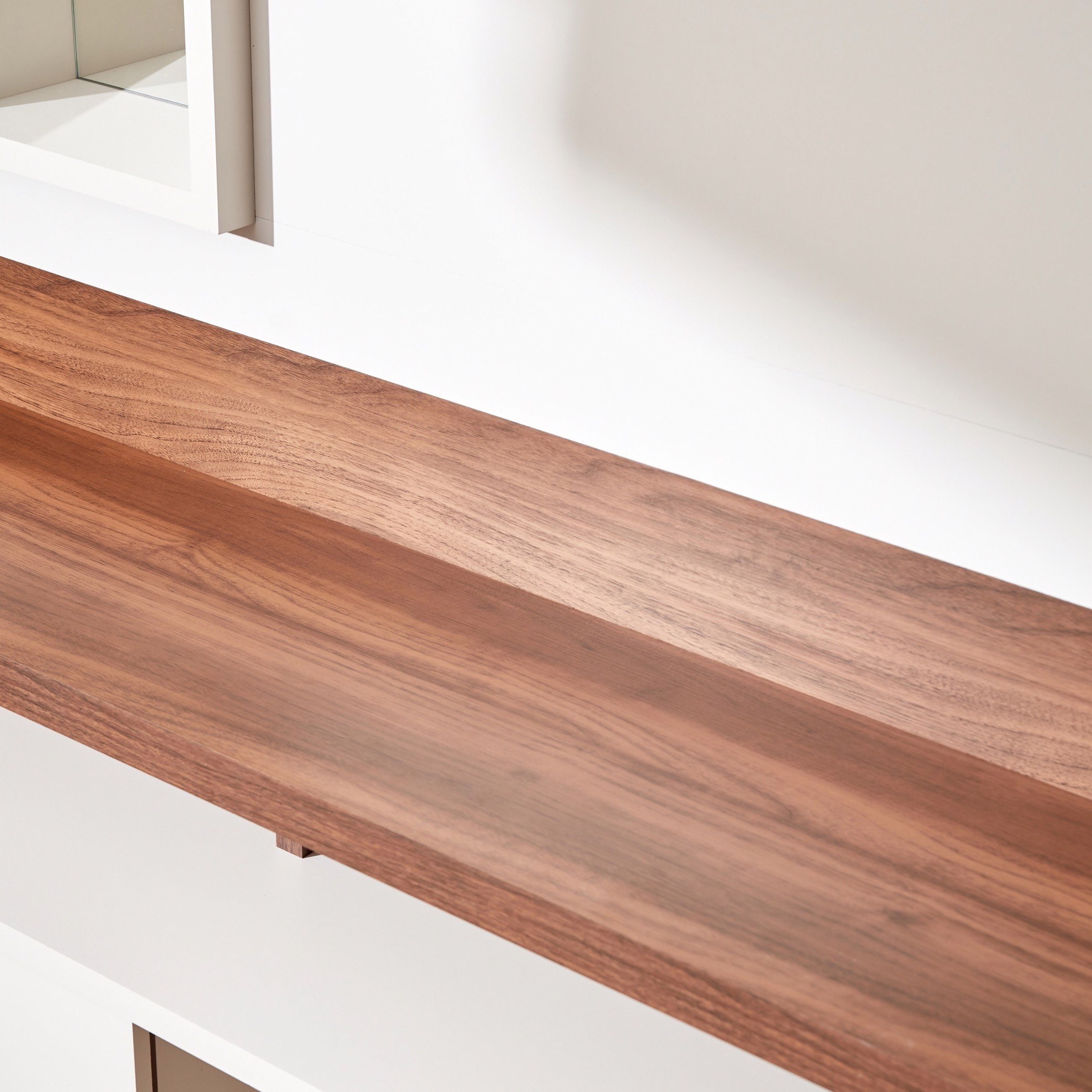 وحدة حائط للتلفاز حتى 60 بوصة من بتروبوليس-hbxlivingroom-mediaunitsandstorage-wallunits-image-5