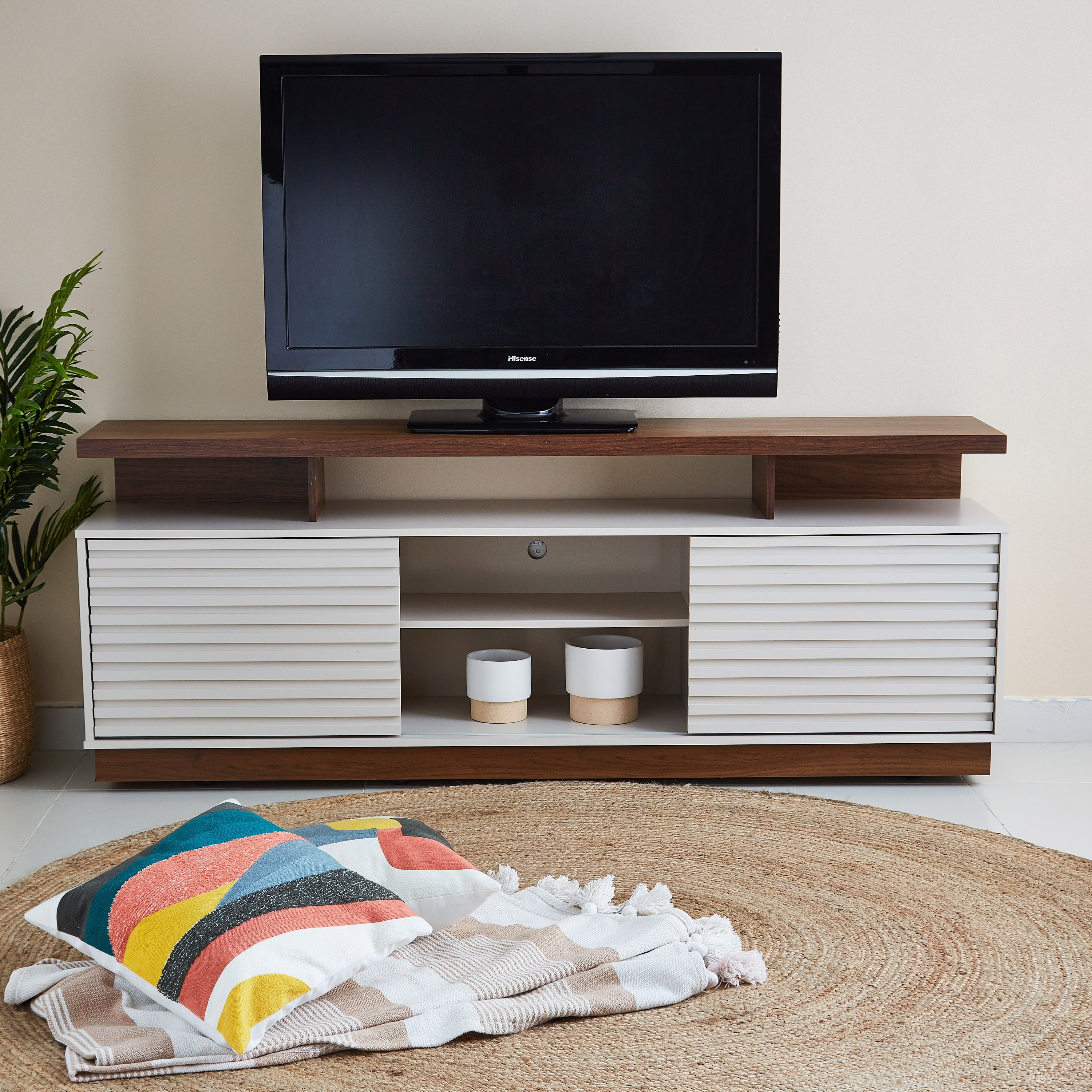 وحدة تلفزيون للأجهزة حتى 65 بوصة من بلومينو-hbxlivingroom-mediaunitsandstorage-tvunits-image-1