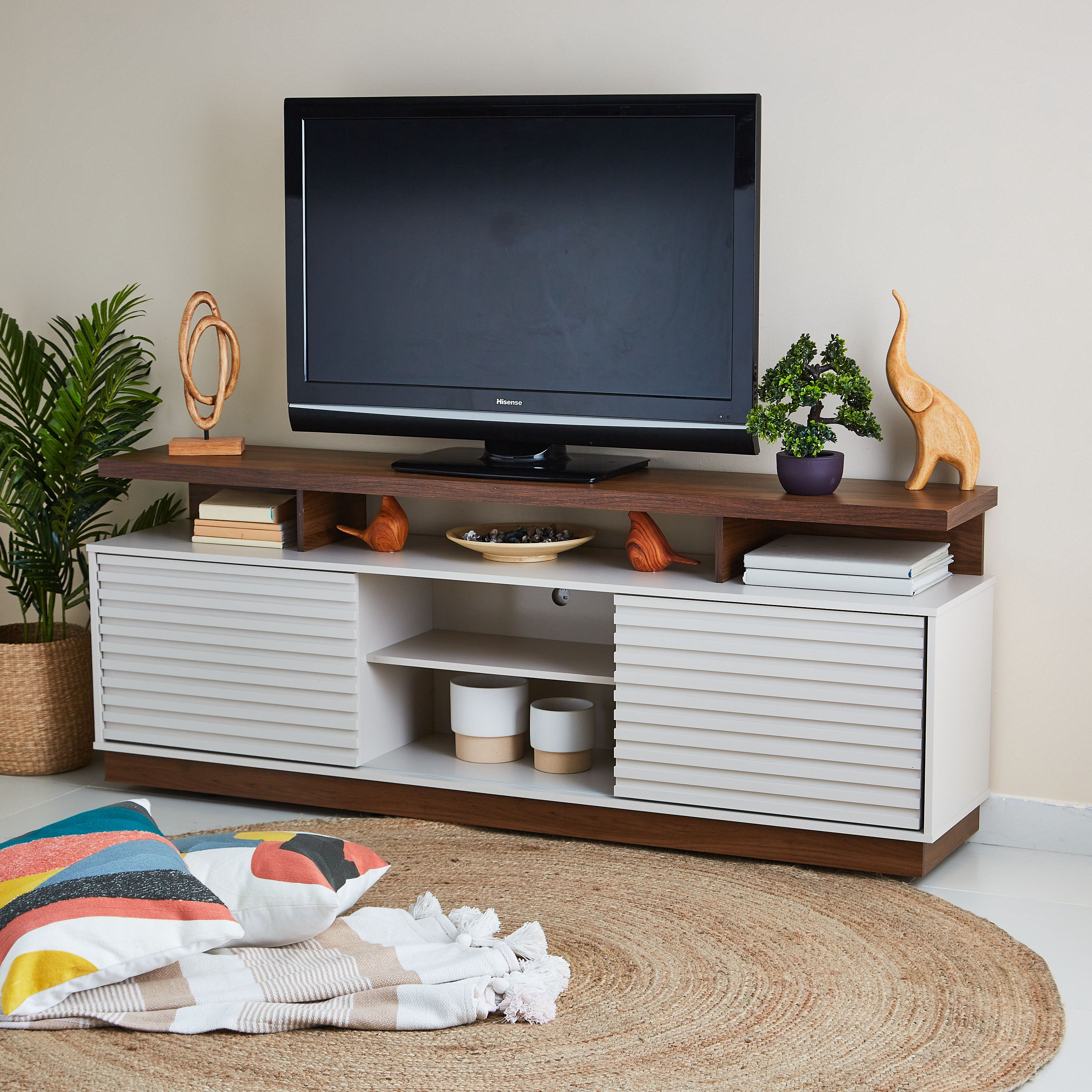 وحدة تلفزيون للأجهزة حتى 65 بوصة من بلومينو-hbxlivingroom-mediaunitsandstorage-tvunits-image-7