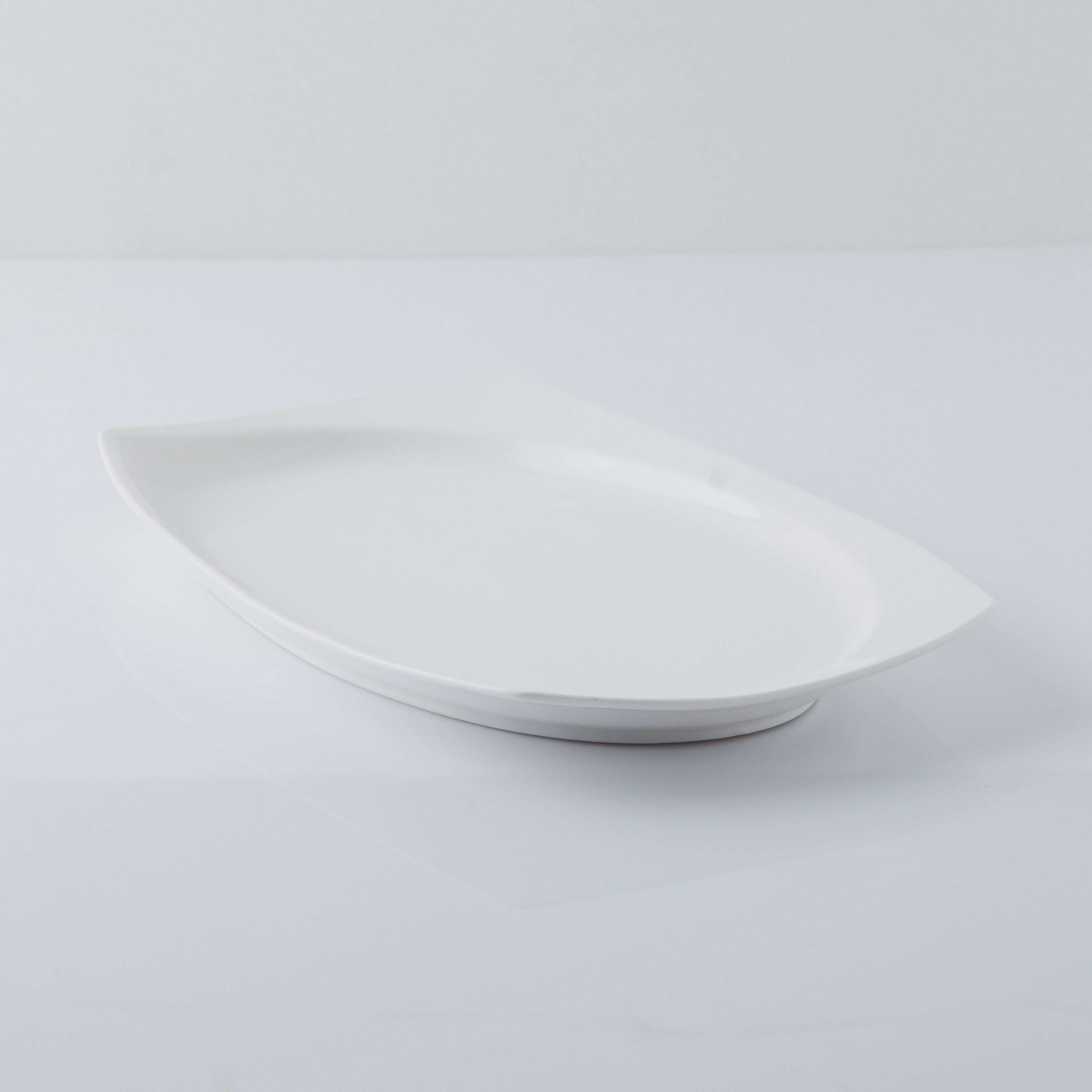 صحن بيضاوي نيفيل بورسلين من فيست - 37x23 سم -hbxdecorandfurnishings-tabletop-crockery-image-4