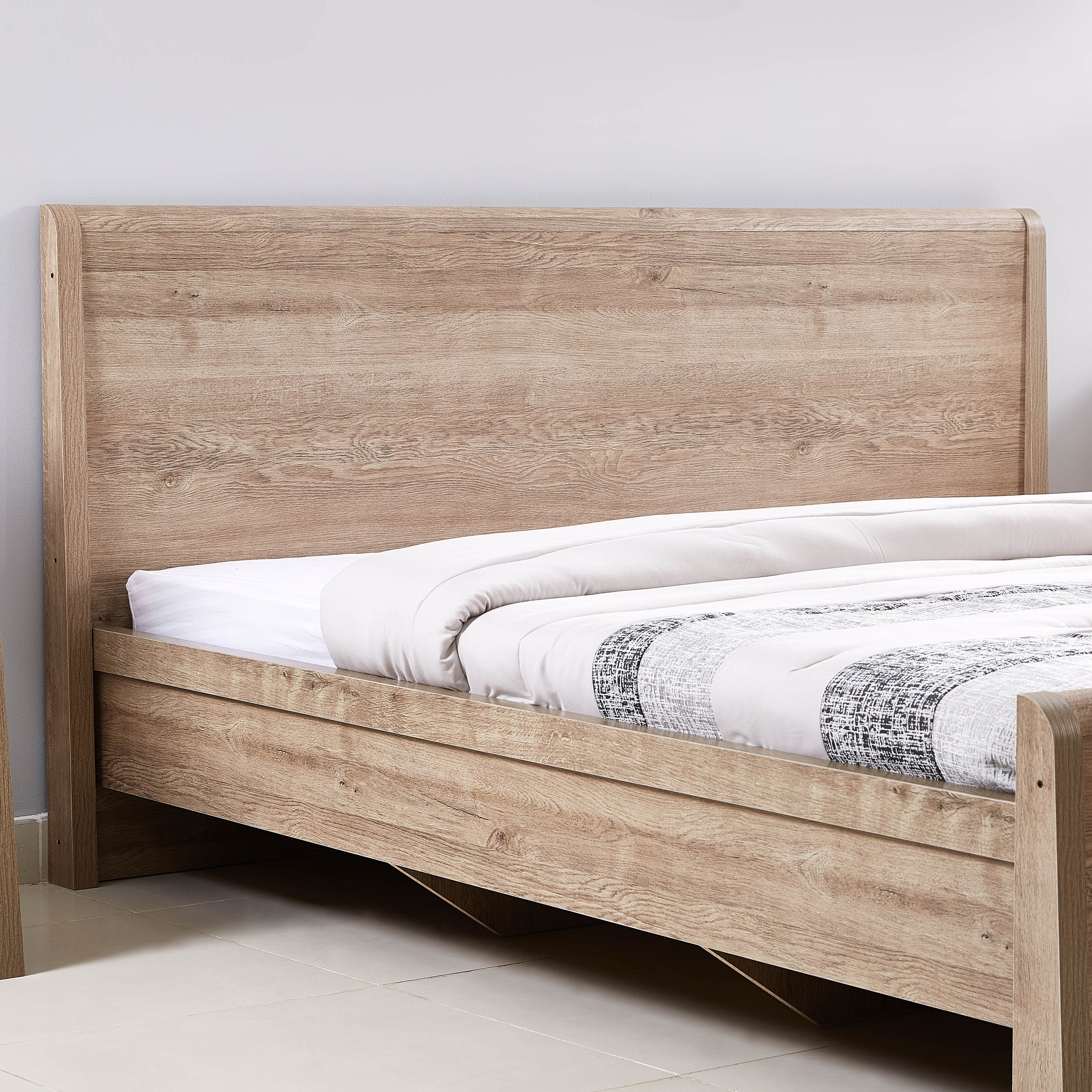 سرير كينج من كيرفي - 180x200 سم-hbxfurniture-bedsandbedsets-beds-king-image-3