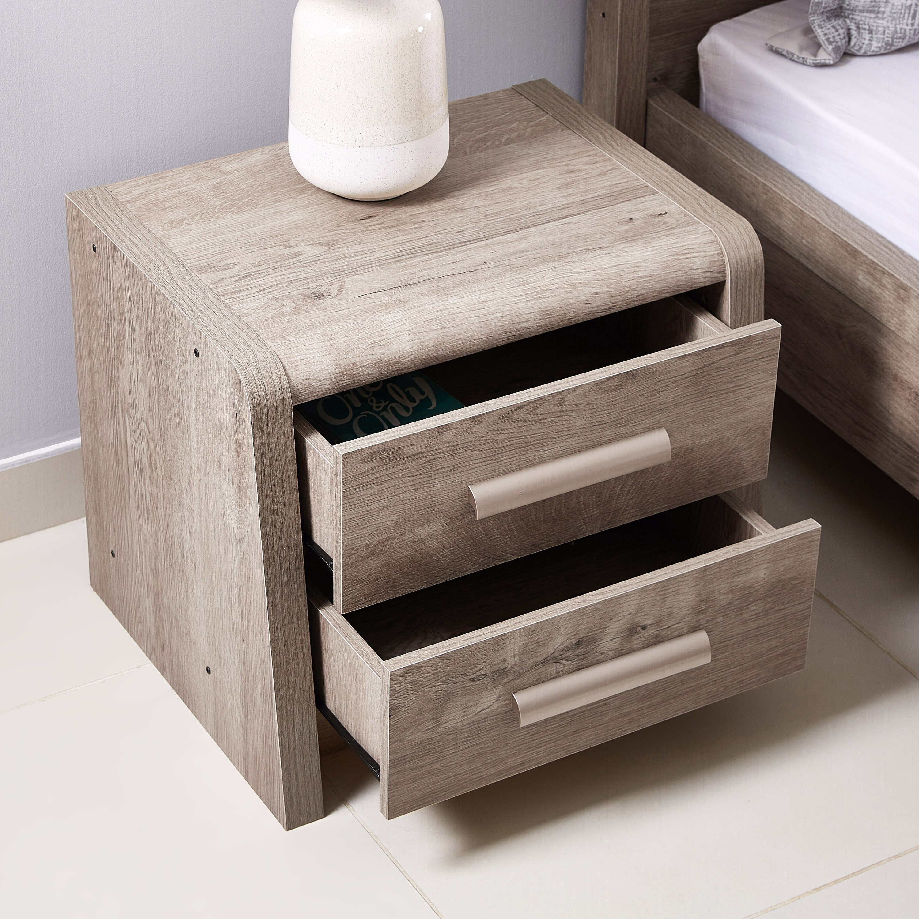 طاولة سرير جانبية بدرجين من كيرفي-hbxfurniture-bedroom-nightstands-image-3