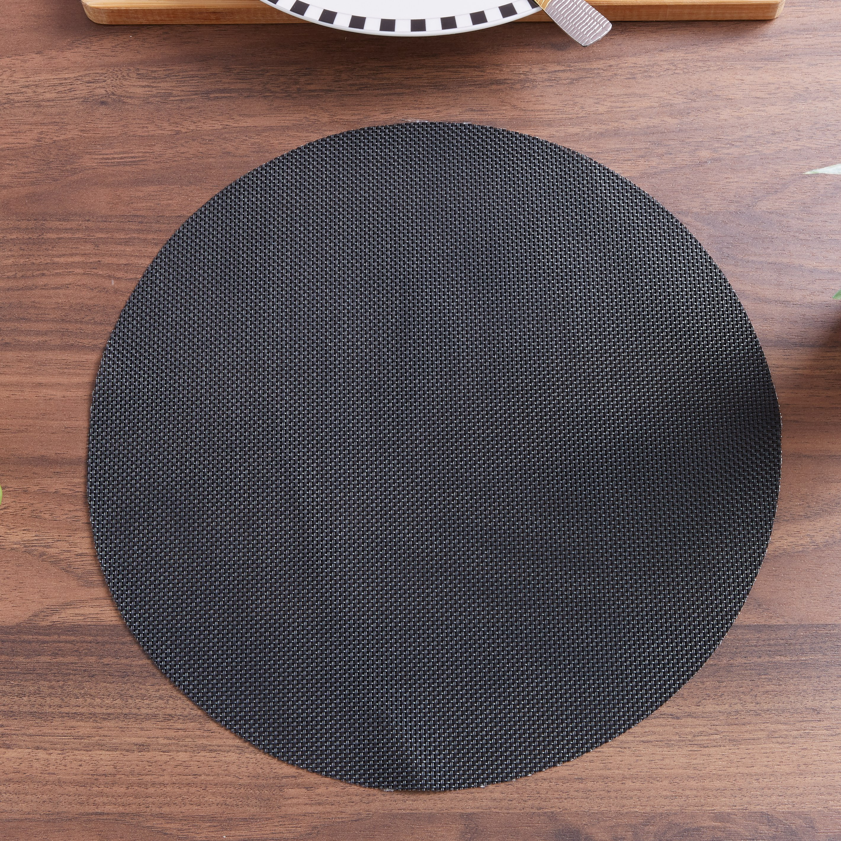 لبادة صحون مستديرة غير منسوجة من هوم-hbxdecorandfurnishings-homefurnishings-tablelinens-image-1
