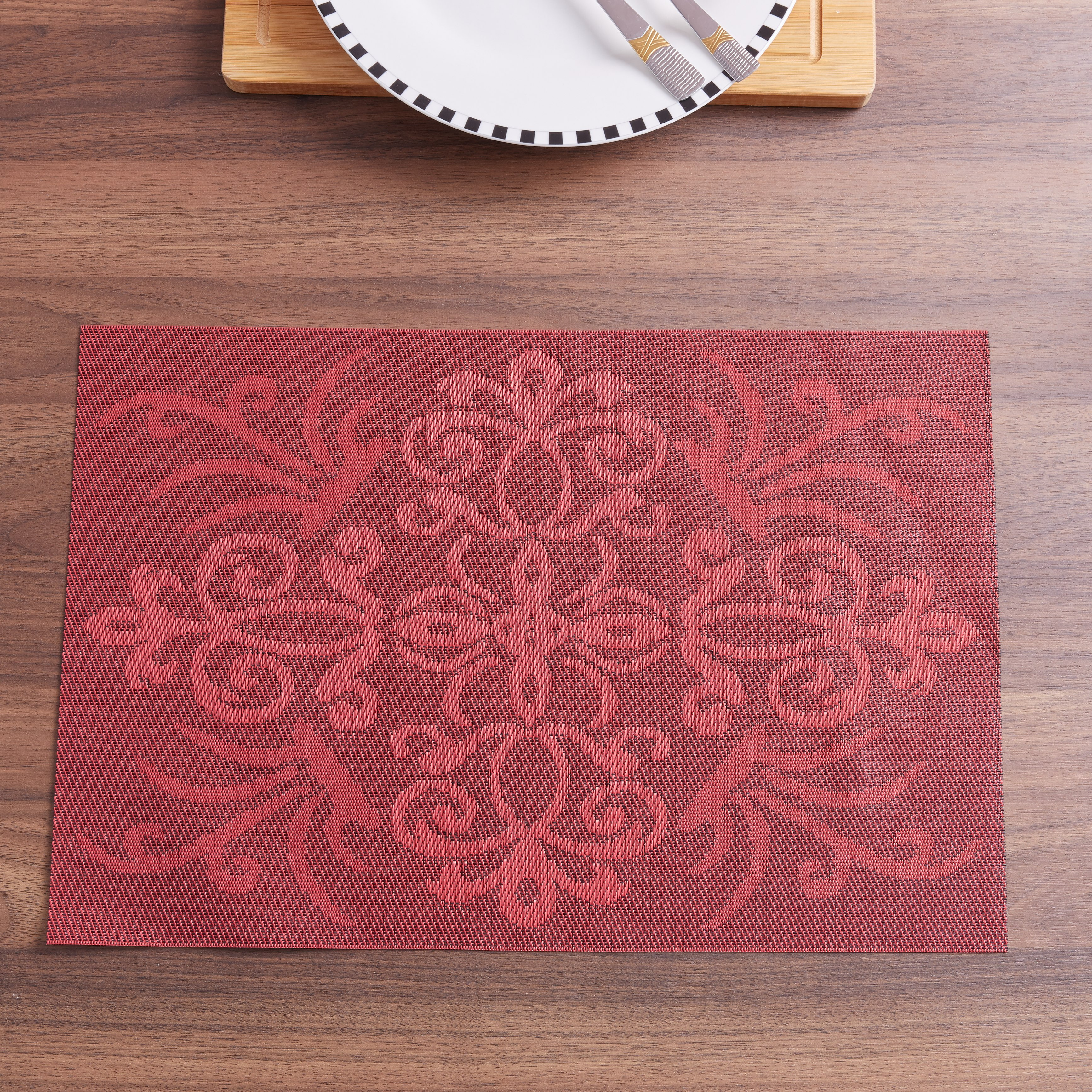 لبادة صحون بارزة الملمس من هوم-hbxdecorandfurnishings-homefurnishings-tablelinens-image-1