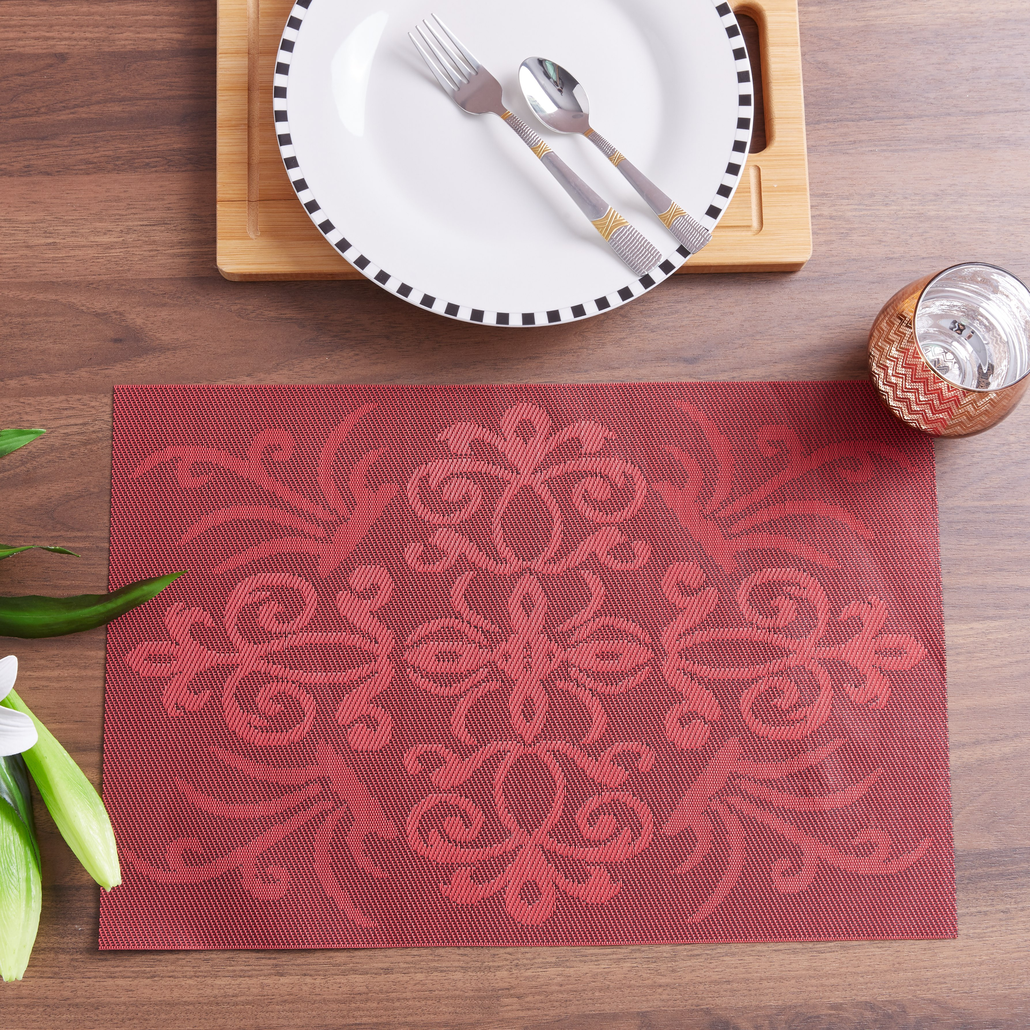 لبادة صحون بارزة الملمس من هوم-hbxdecorandfurnishings-homefurnishings-tablelinens-image-3