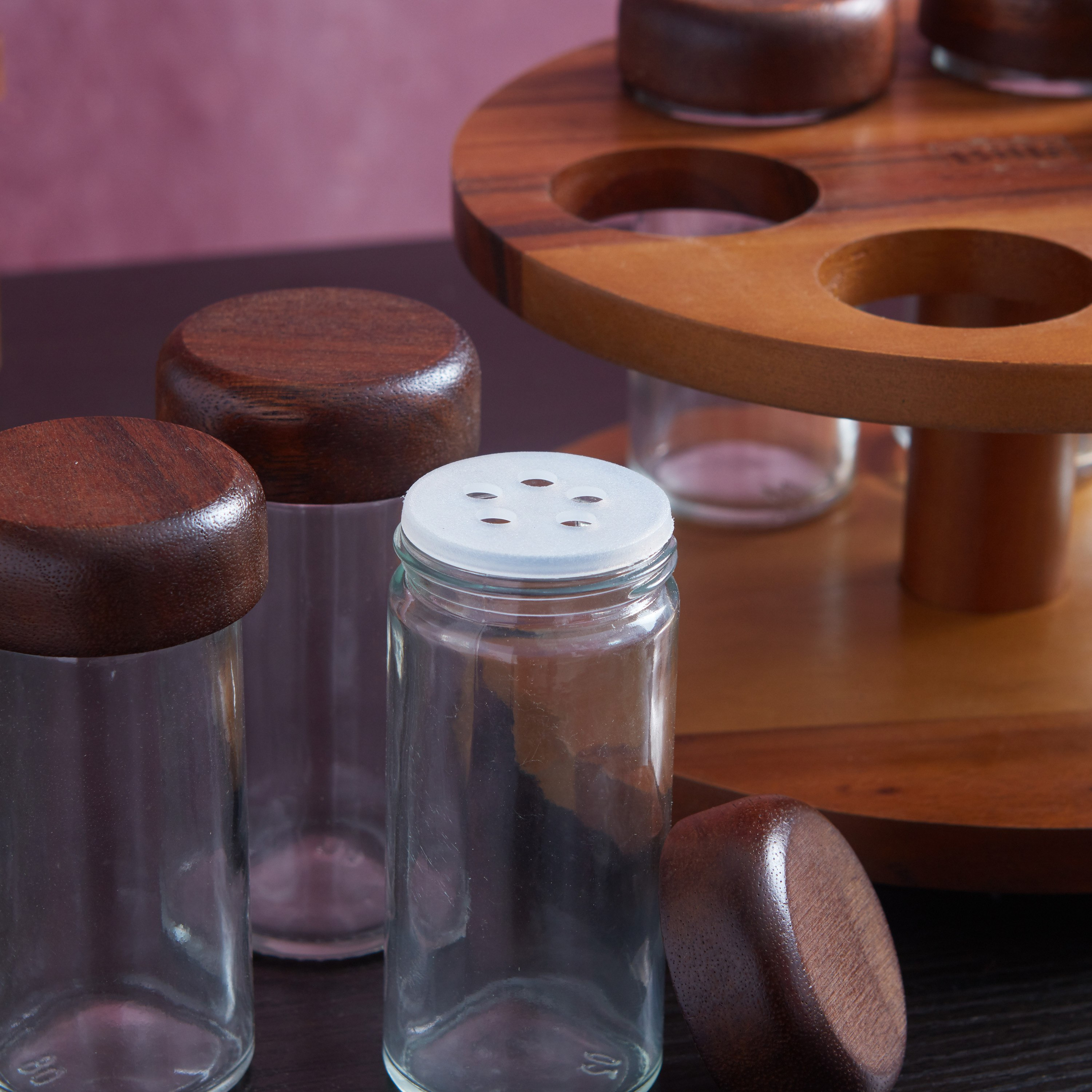 طقم قارورات توابل زجاجيّة بحامل من بيلي - 7 قطع-hbxhomeware-hbxkitchen-image-3
