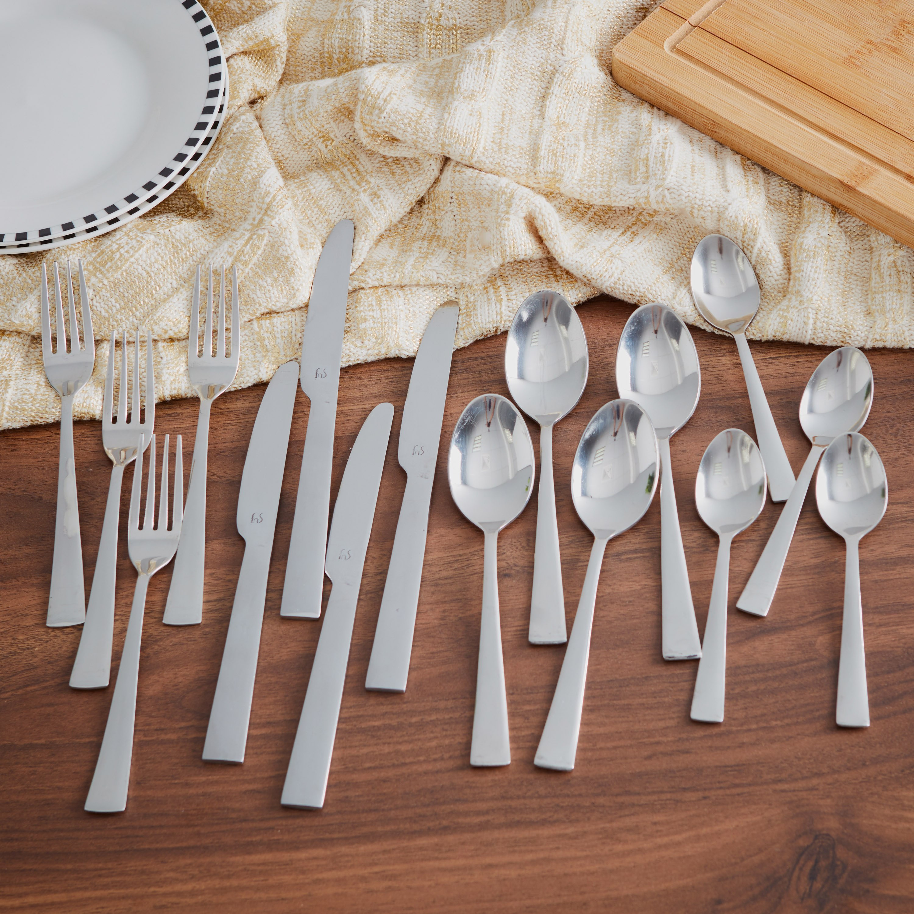 طقم أدوات مائدة 16 قطعة من ميلان-hbxhomeware-hbxkitchen-image-1