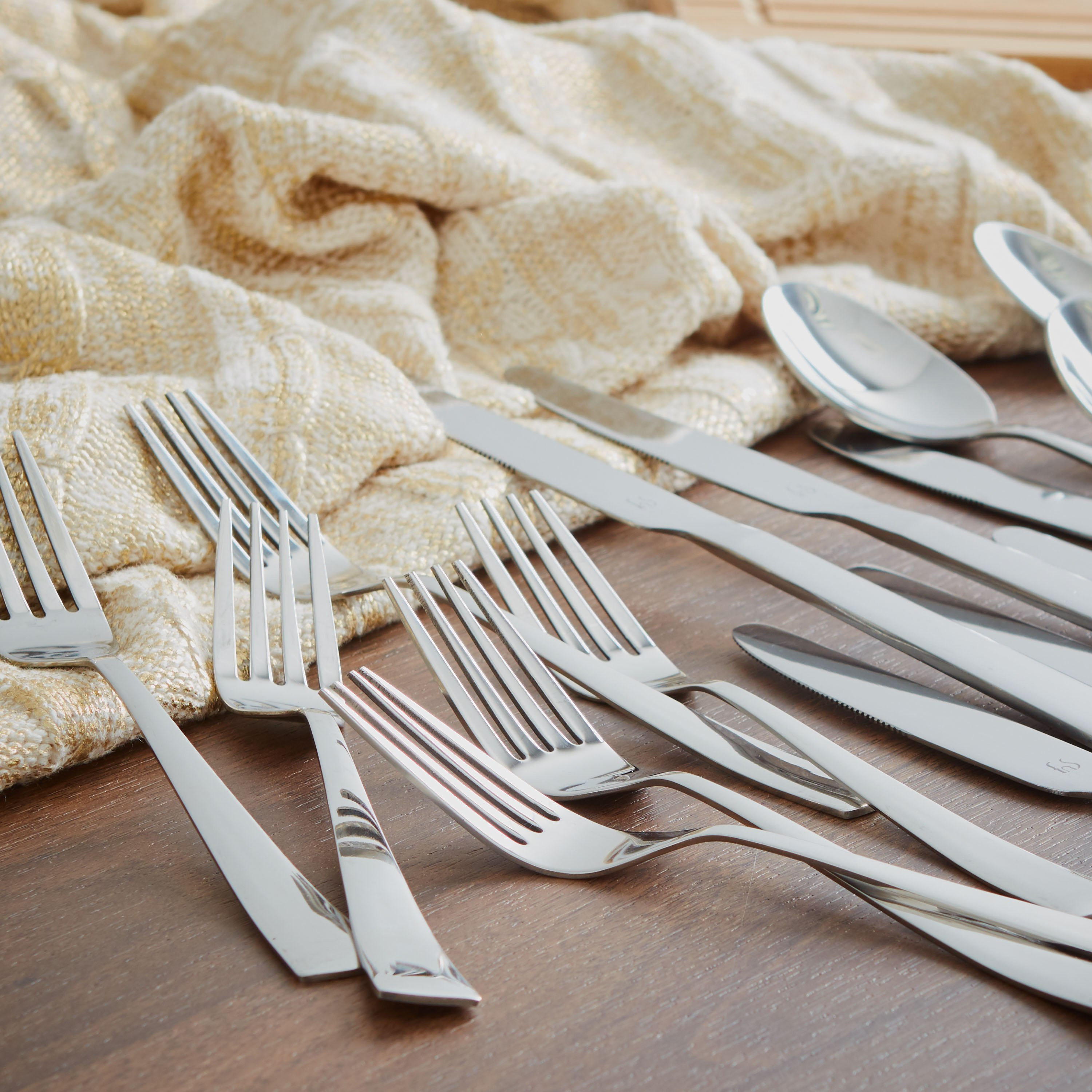 طقم أدوات مائدة 16 قطعة من ميلان-hbxhomeware-hbxkitchen-image-3