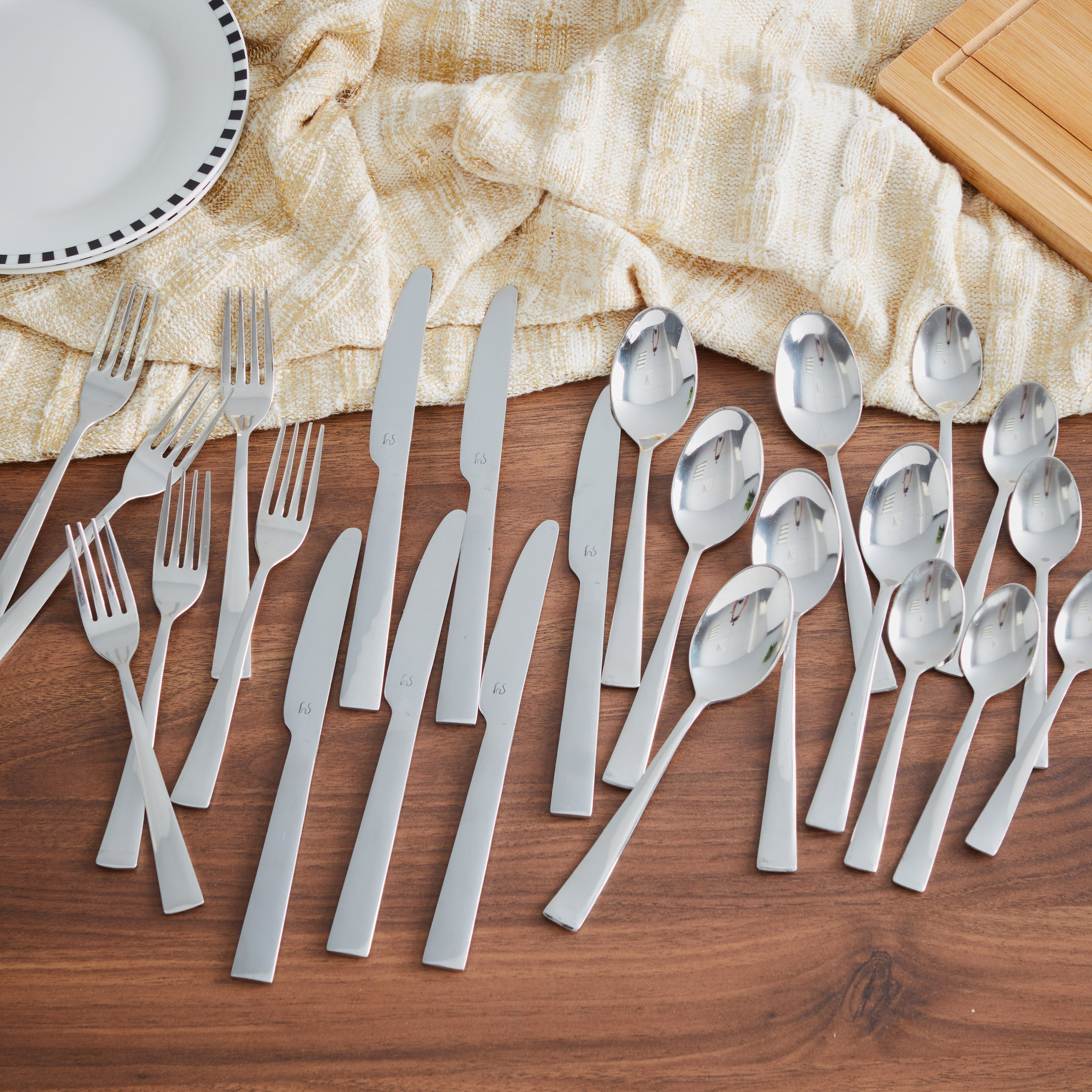 طقم أدوات مائدة 24 قطعة من ميلان-hbxhomeware-hbxkitchen-image-1