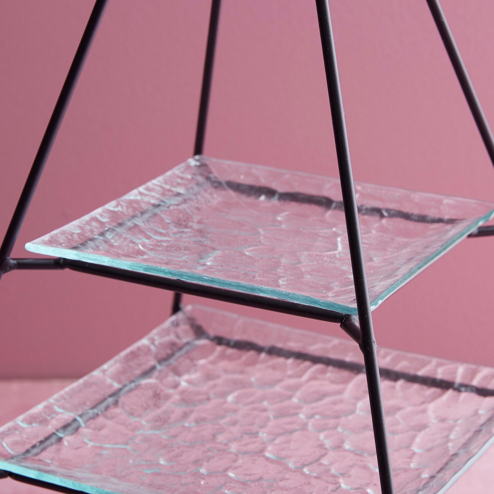 طقم تقديم بتصميم إيفل و3 طوابق مع حامل معدني من بيلكاسا-hbxdecorandfurnishings-tabletop-serveware-image-3