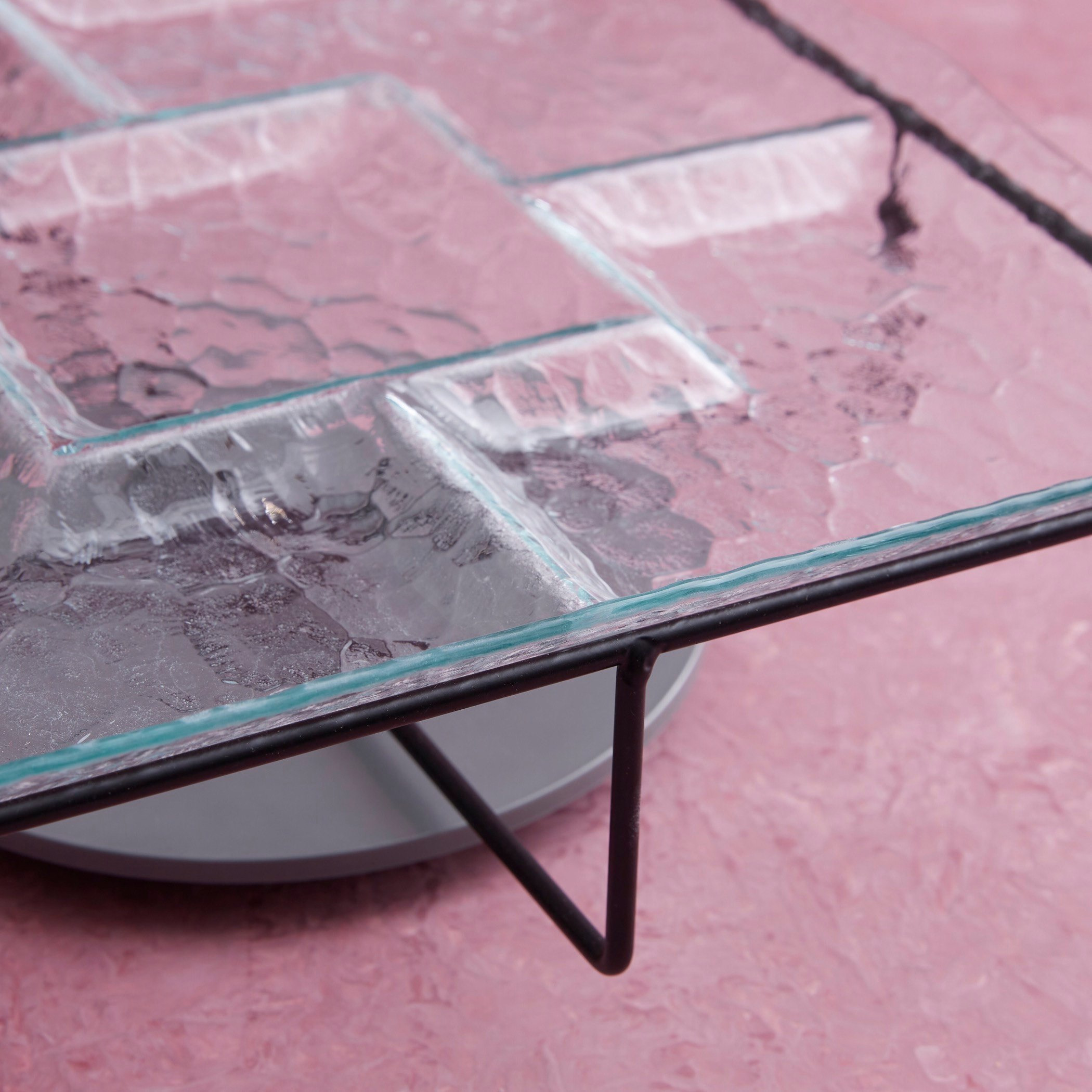 صحن تغميس بحامل معدني من بيلكاسا-hbxdecorandfurnishings-tabletop-serveware-image-3