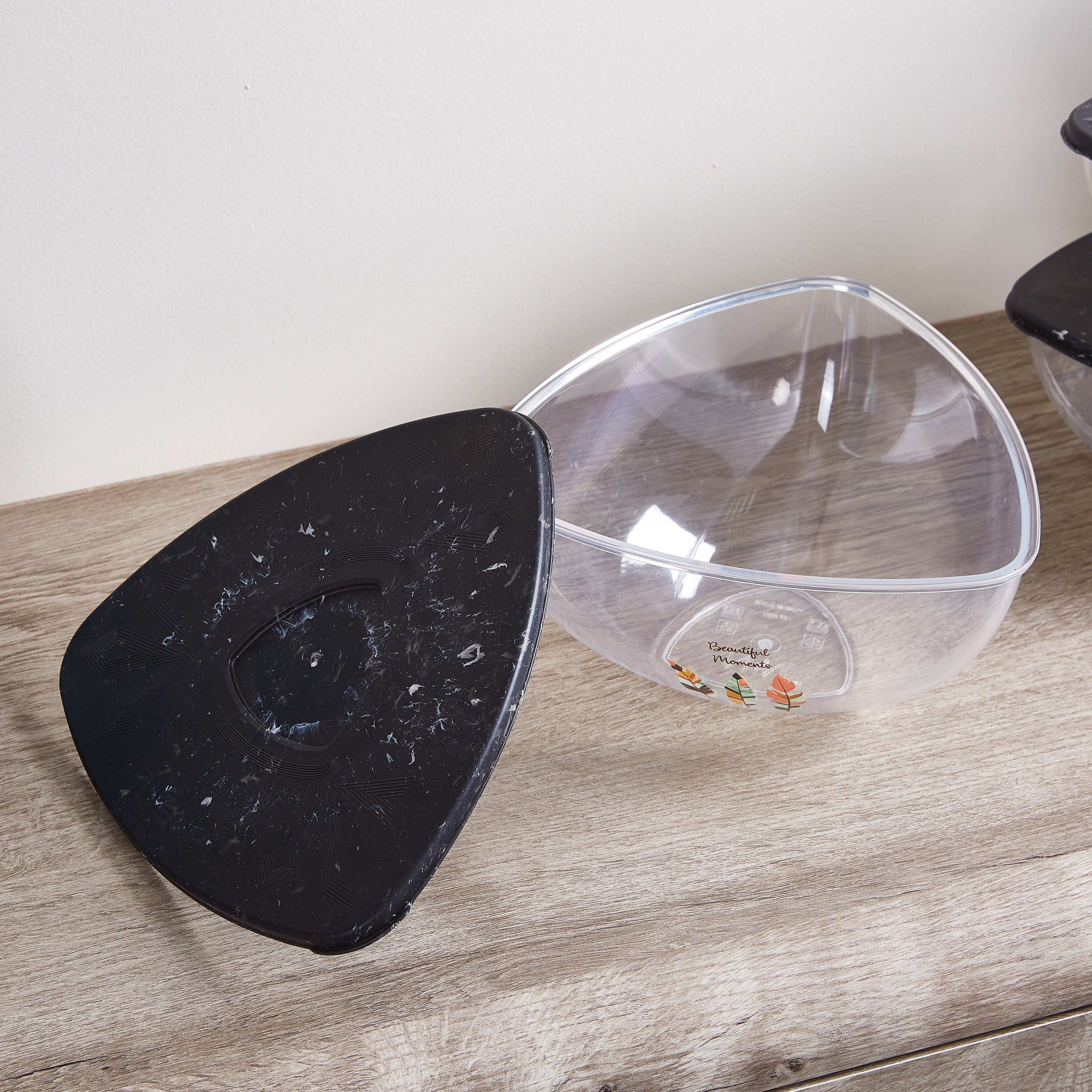 Beautiful Moments Tritan Serving Bowl with Lid - 2 L-hbxdecorandfurnishings-tabletop-crockery-image-2