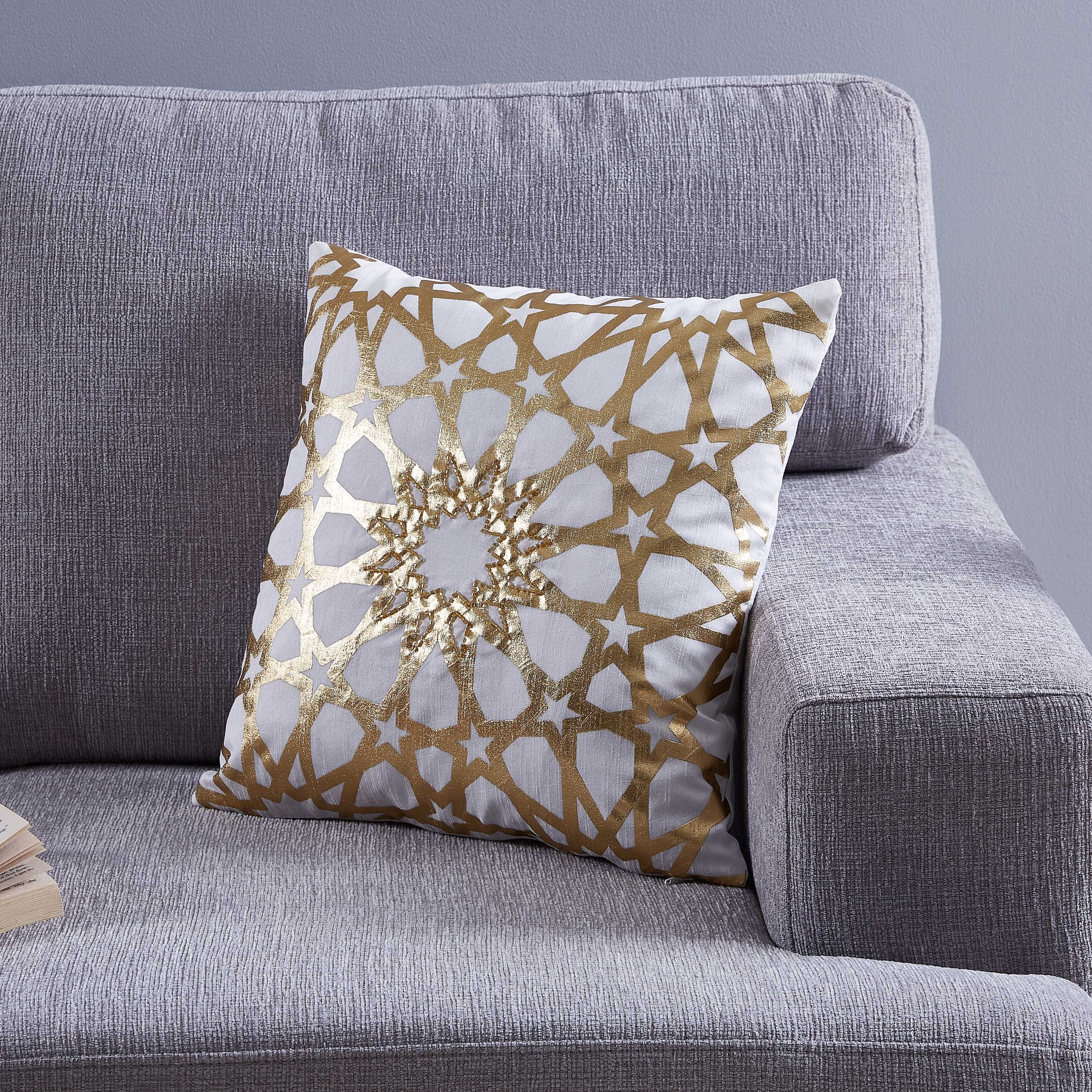 وسادة محشوّة مزينة بطبعات فويل من مراكش - 40x40 سم-hbxlivingroom-furnishings-cushionsandcovers-filledcushions-image-1