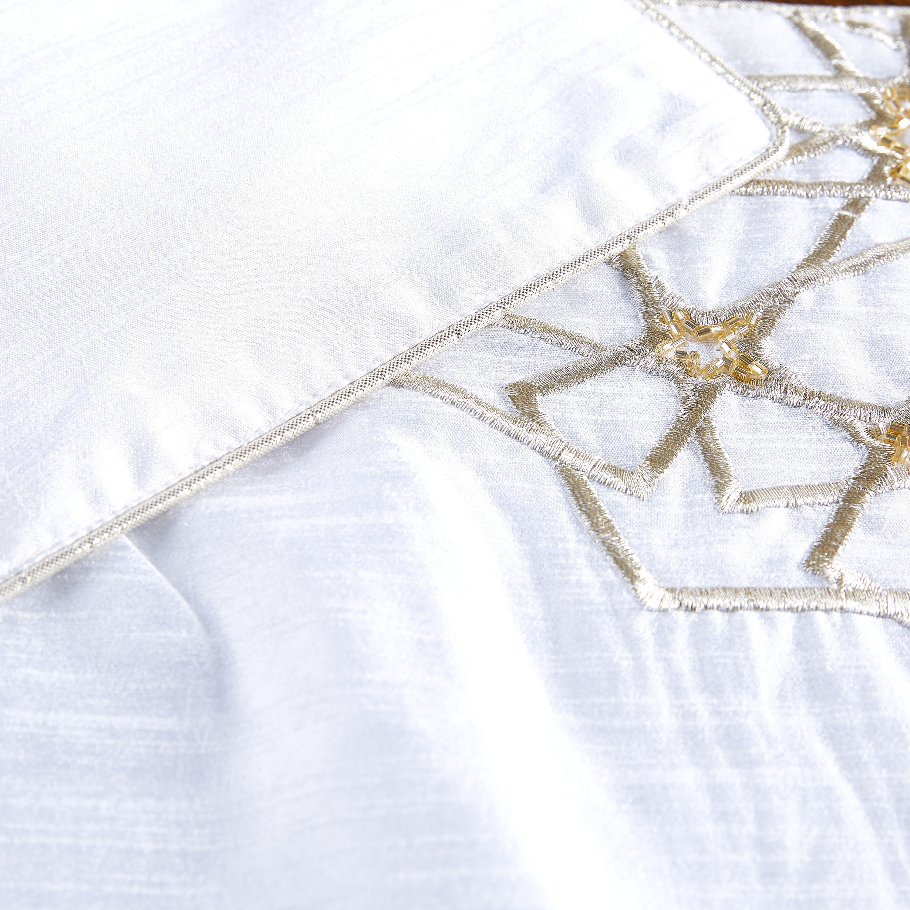 لبادة صحون مطرزة من ماركش - طقم من قطعتين-hbxdecorandfurnishings-homefurnishings-tablelinens-image-2