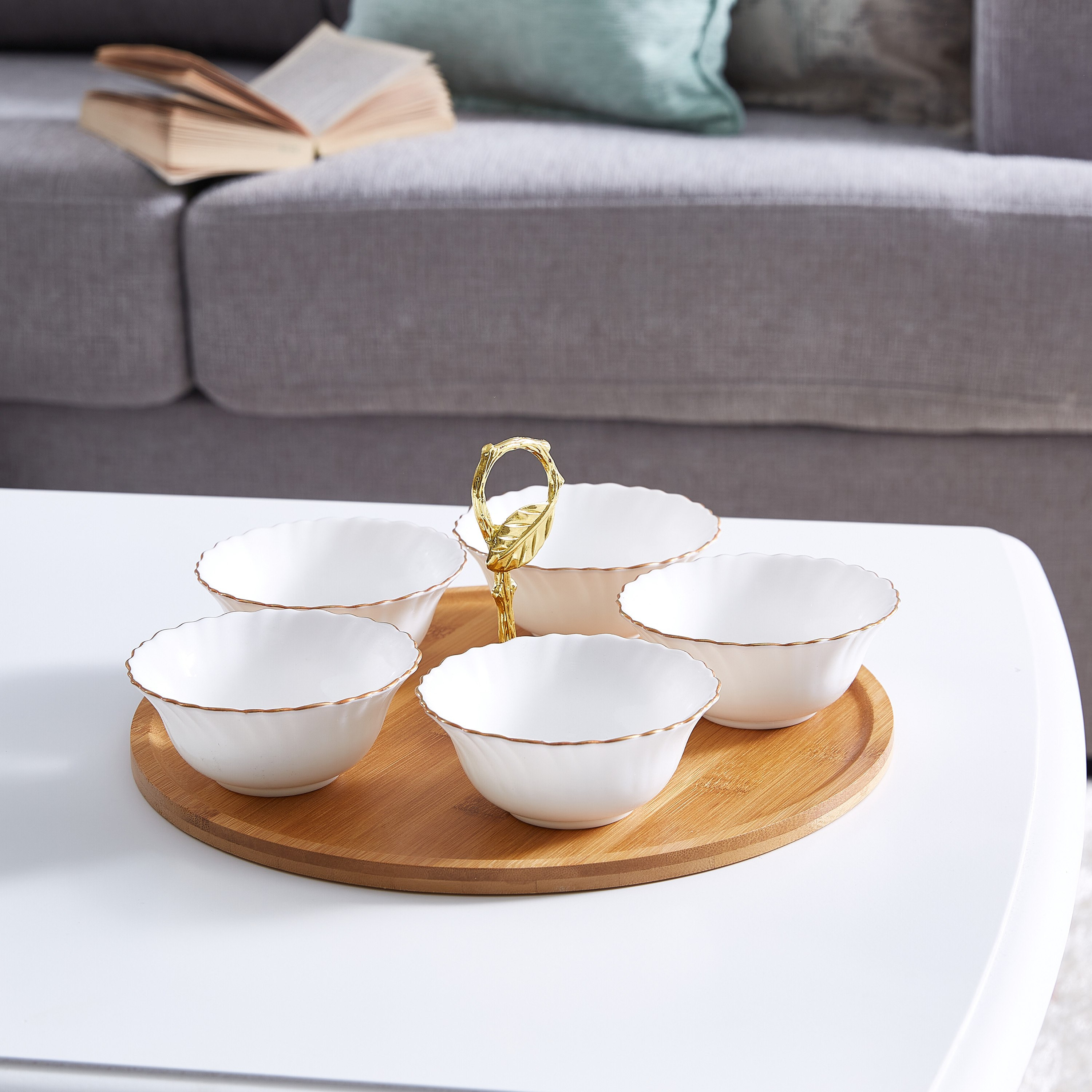 طقم أوعية بورسلين 5 قطع وحامل من الخيرزان من أوبلوير-hbxdecorandfurnishings-tabletop-serveware-image-1